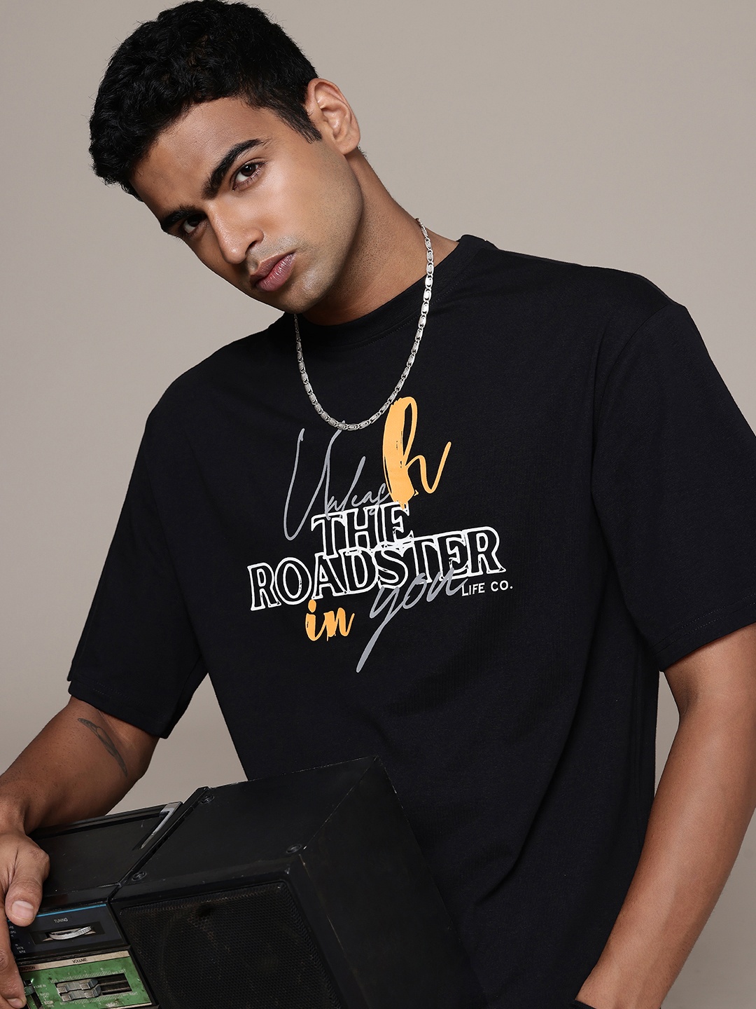 

The Roadster Lifestyle Co. Printed Drop-Shoulder Sleeves Relaxed Fit Pure Cotton T-shirt, Black