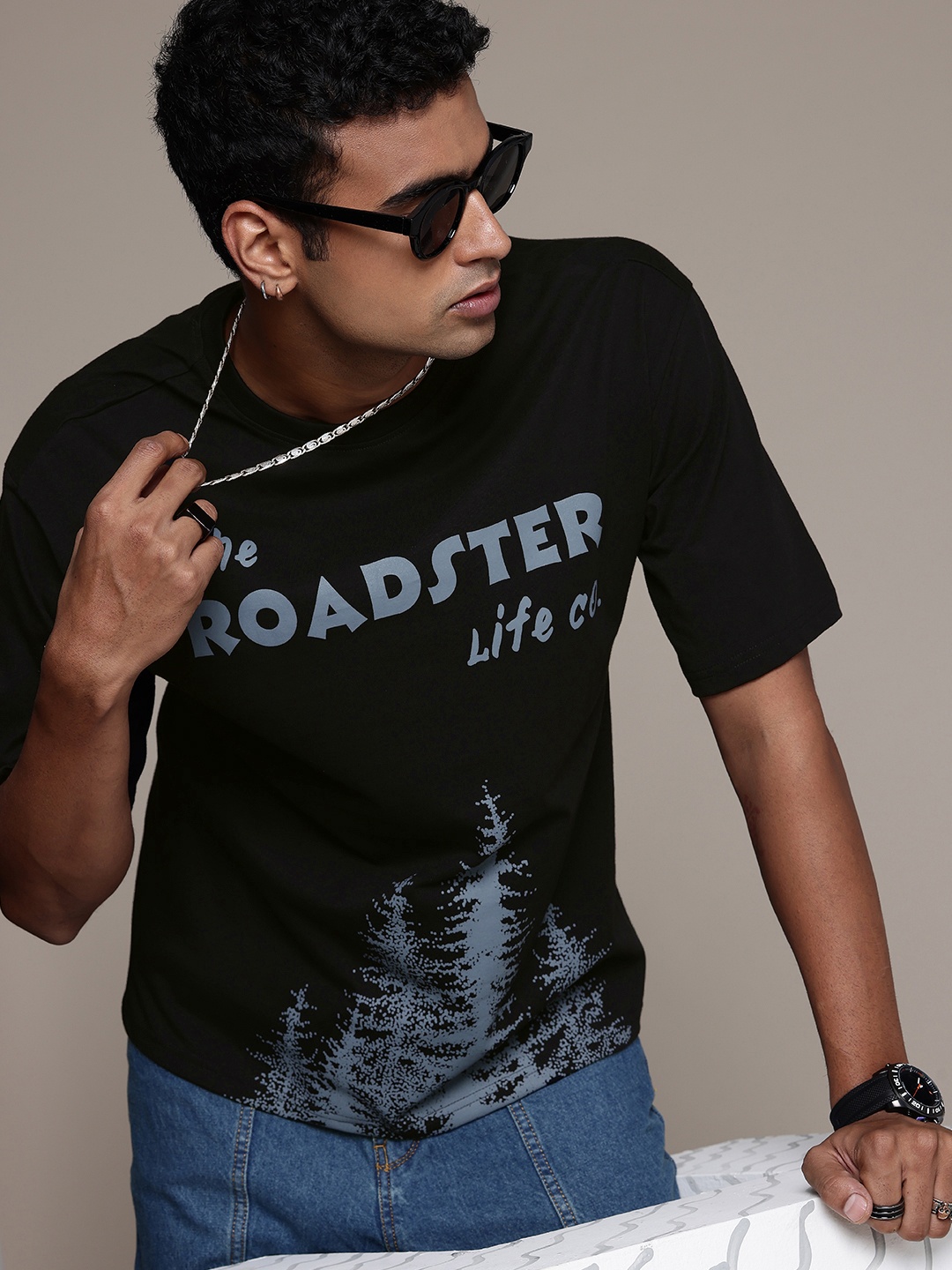 

The Roadster Lifestyle Co. Printed Drop-Shoulder Sleeves Relaxed Fit Pure Cotton T-shirt, Black