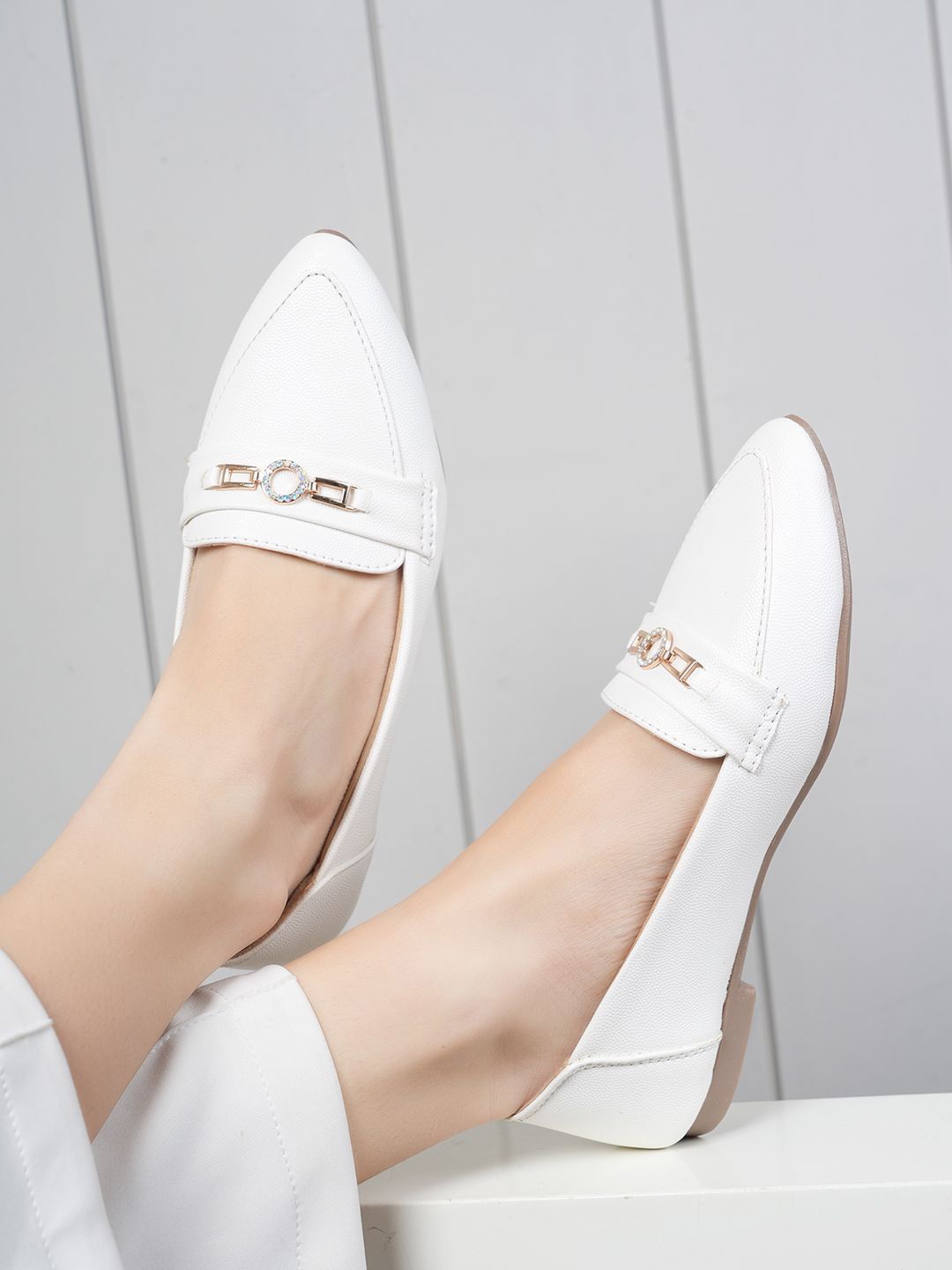

Mast & Harbour Women Party Mojaris with Bows Flats, White