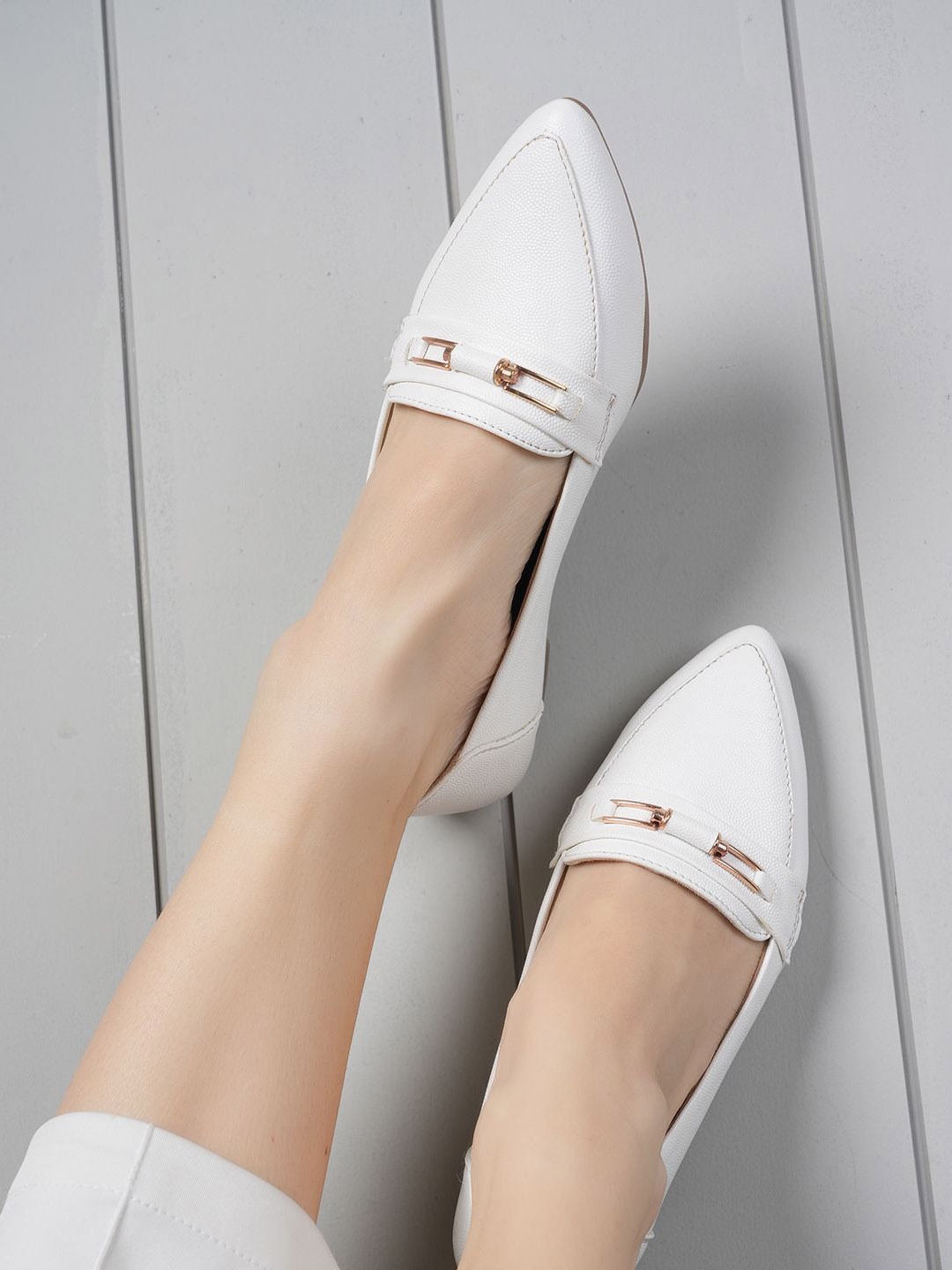 

Mast & Harbour Women Party Mojaris with Bows Flats, White