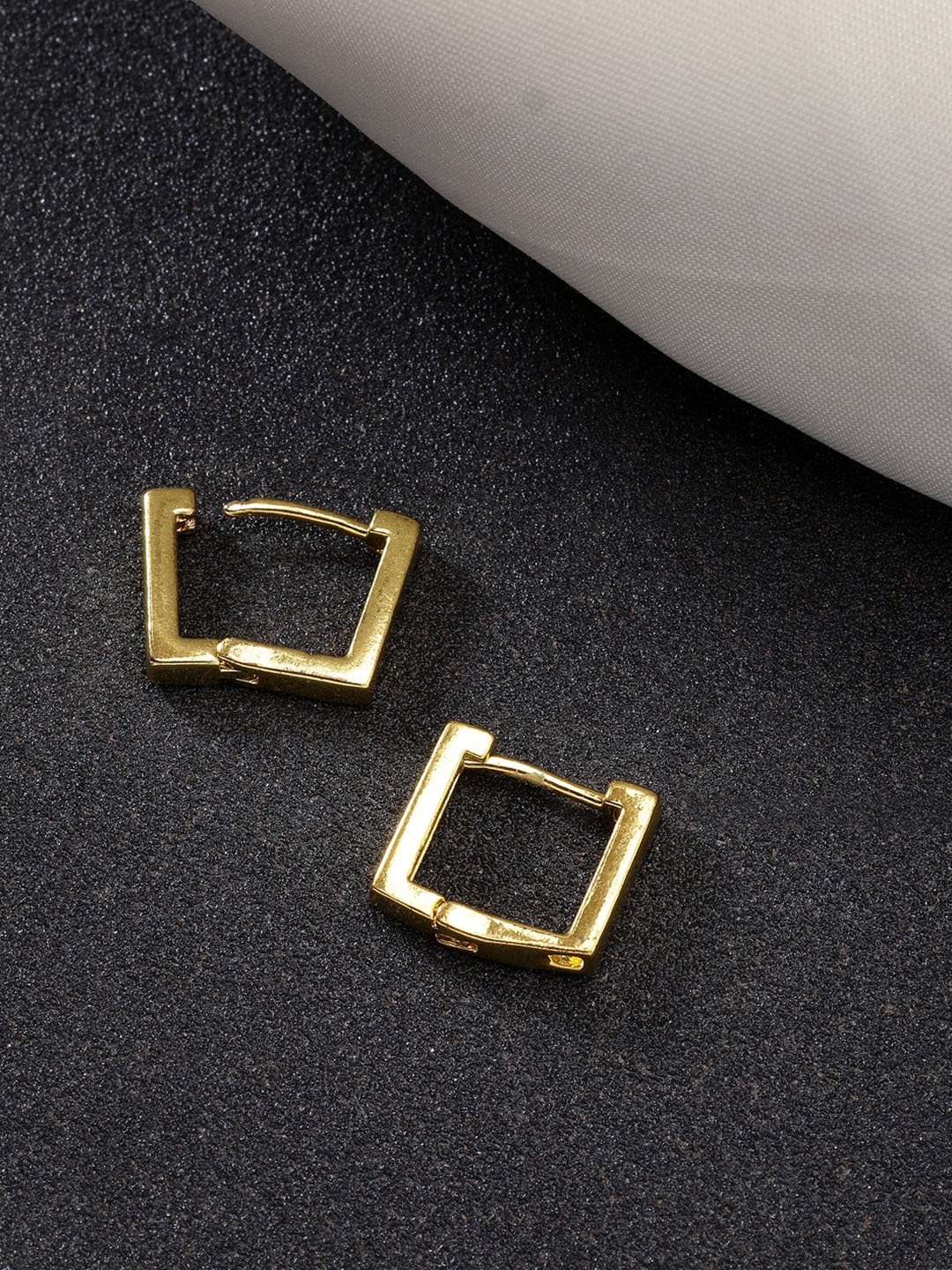 

DressBerry Geometric Hoop Earrings, Gold
