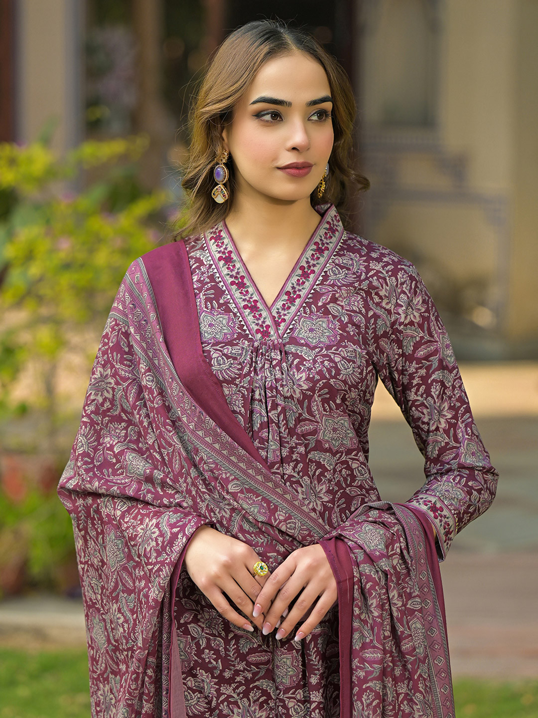 

AHIKA Women Floral Printed Pleated Kurta with Trousers & With Dupatta, Burgundy