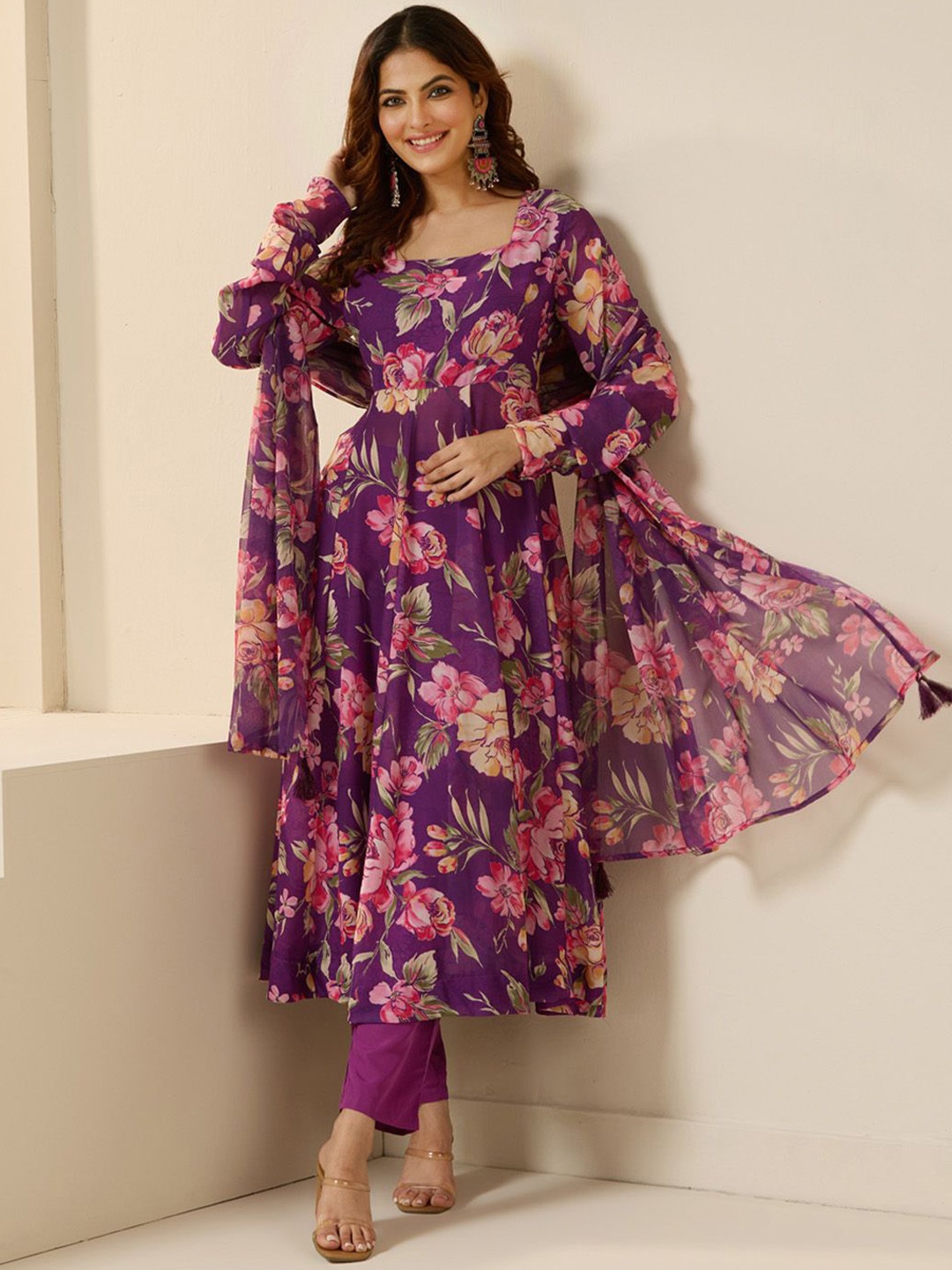 

Ishin Women Floral Printed Regular Velvet Kurta with Trousers & With Dupatta, Purple