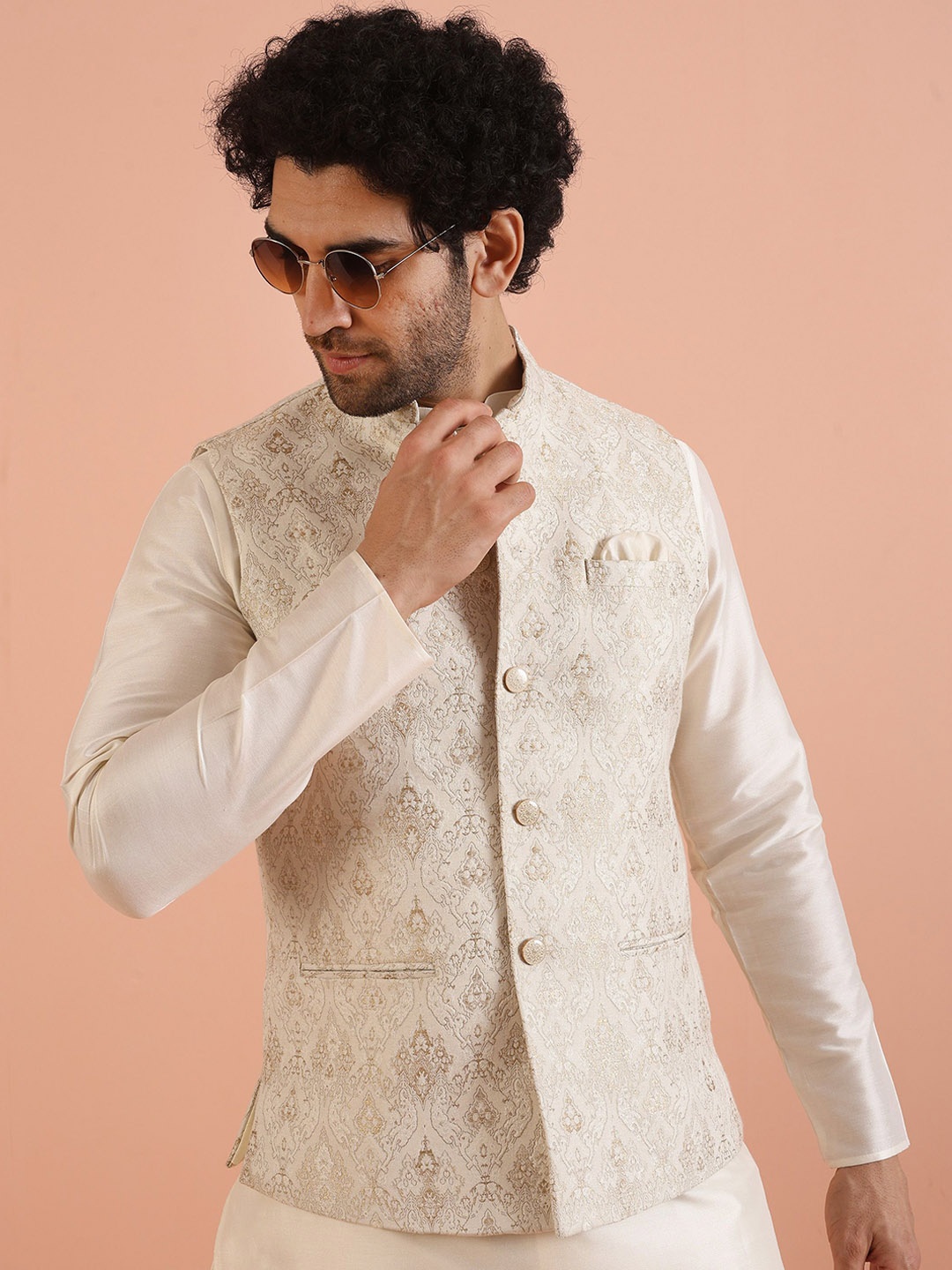 

KISAH Ethnic Motif Nehru Jacket With Pocket Square, Off white