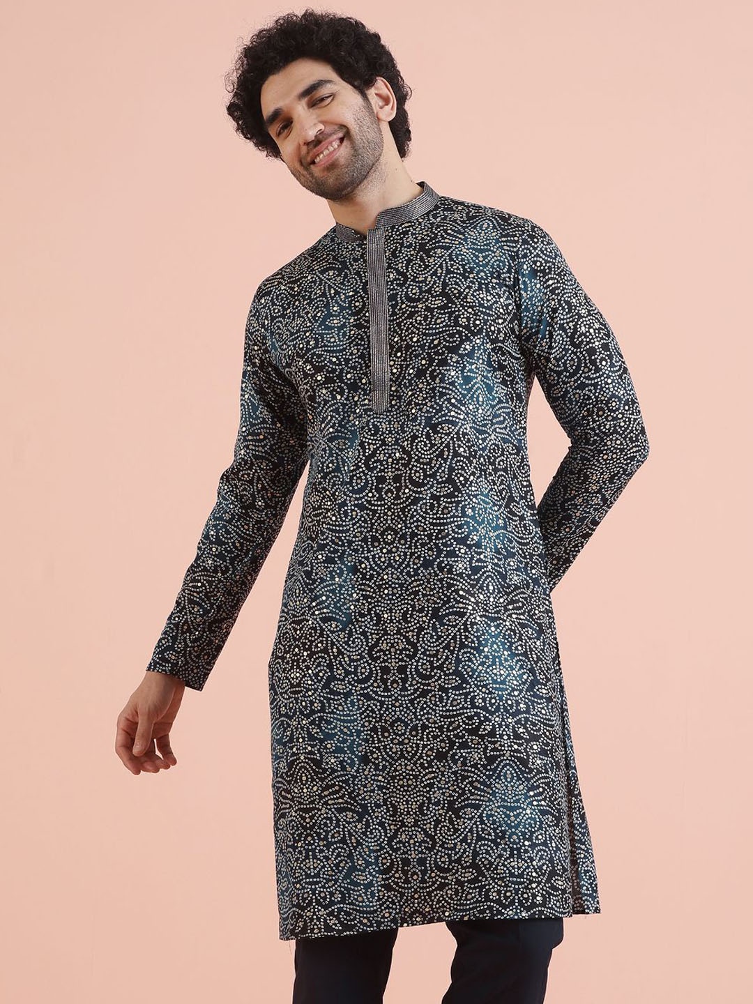 

KISAH Men Bandhani Printed Flared Sleeves Gotta Patti Kurta, Navy blue