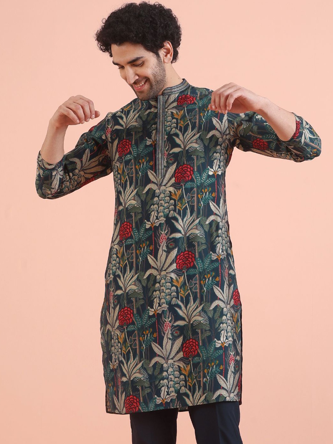 

KISAH Men Floral Printed Flared Sleeves Kurta, Blue