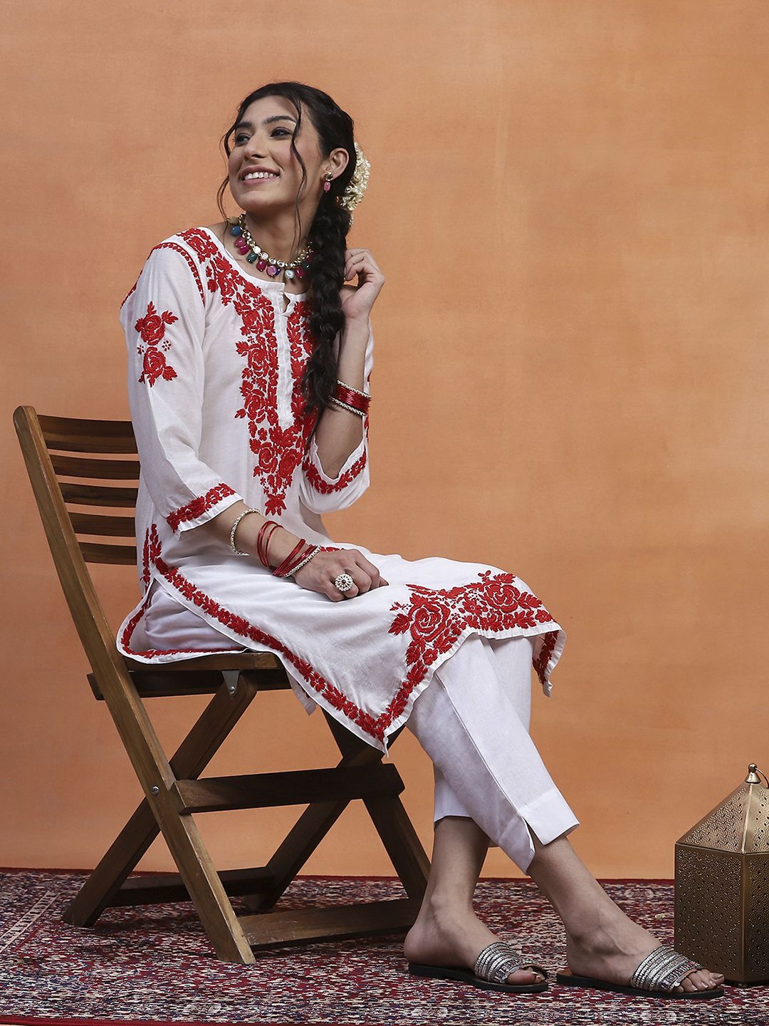 

House of Chikankari Women Floral Embroidered Cold-Shoulder Sleeves Thread Work Kurta, White