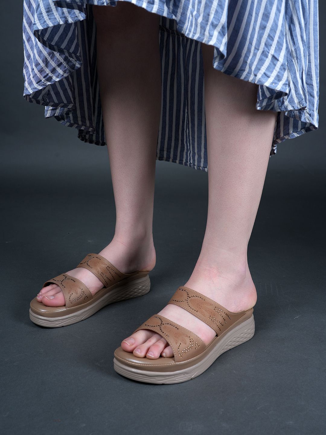 

Mast & Harbour PU Flatform Sandals, Beige