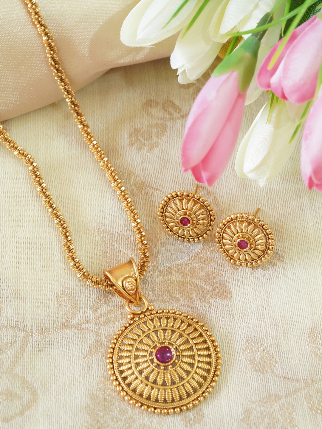

inc63-for elites Gold-Plated Ruby-Studded Statement Pendant Set
