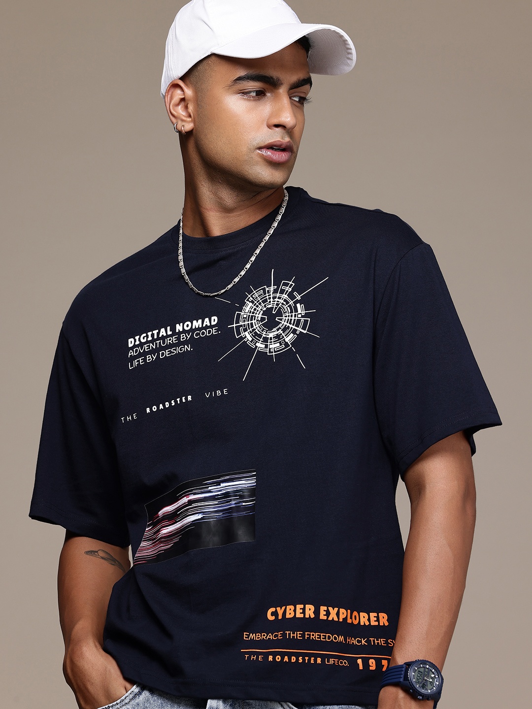 

The Roadster Lifestyle Co. Graphic Printed Drop-Shoulder Sleeves T-shirt, Navy blue