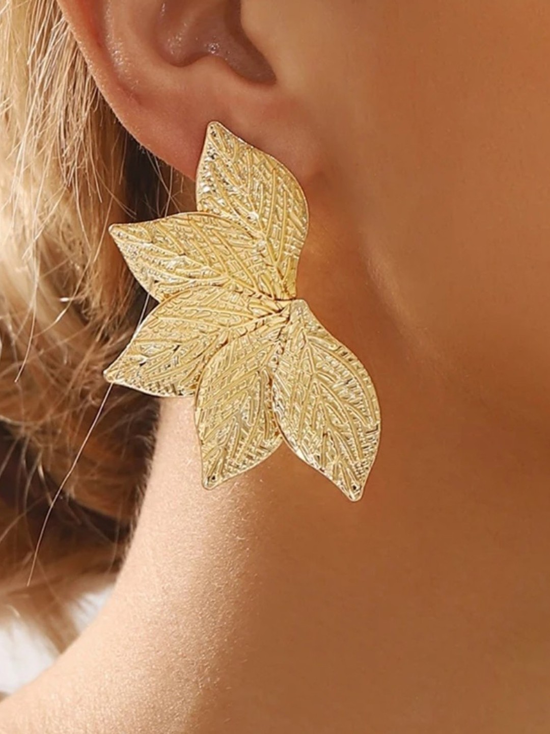 

YU FASHIONS Gold-Plated Stainless Steel Thick Textured Leaf Shaped Drop Earrings