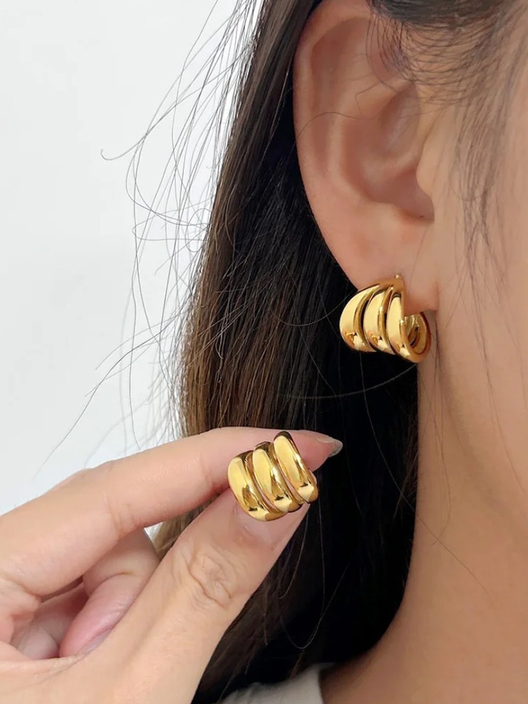 

YU FASHIONS Gold-Plated Stainless Steel Hollow C Shaped Geometric Half Hoop Earrings
