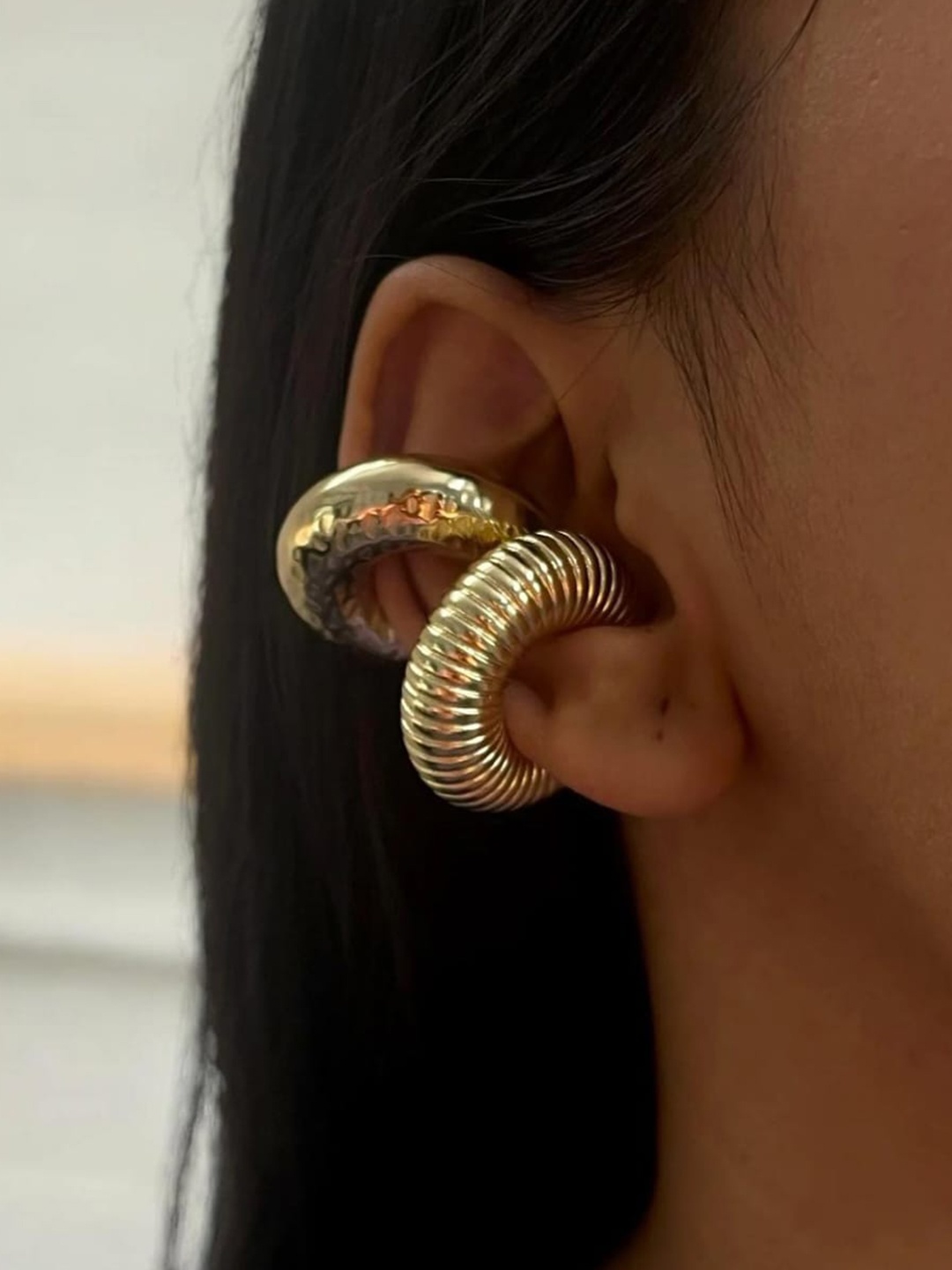 

YU FASHIONS Gold-Plated Stainless Steel Crescent Shaped Ear Cuff Earrings