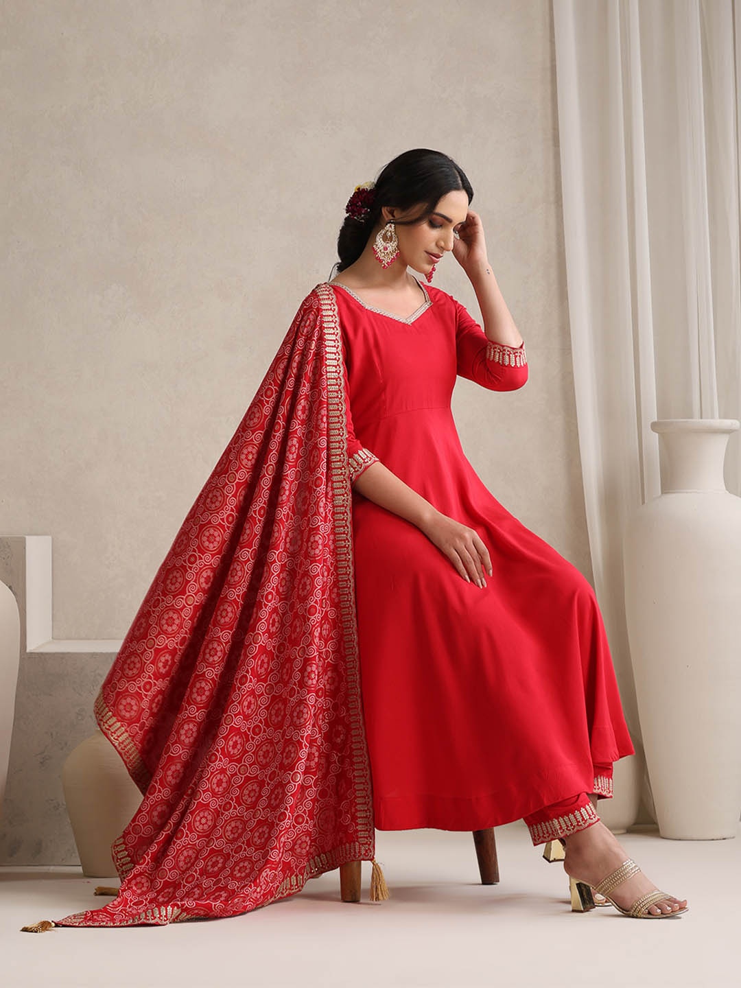 

Khushal K Sweetheart Neck Sequinned Anarkali Kurta With Palazzos & Dupatta, Red