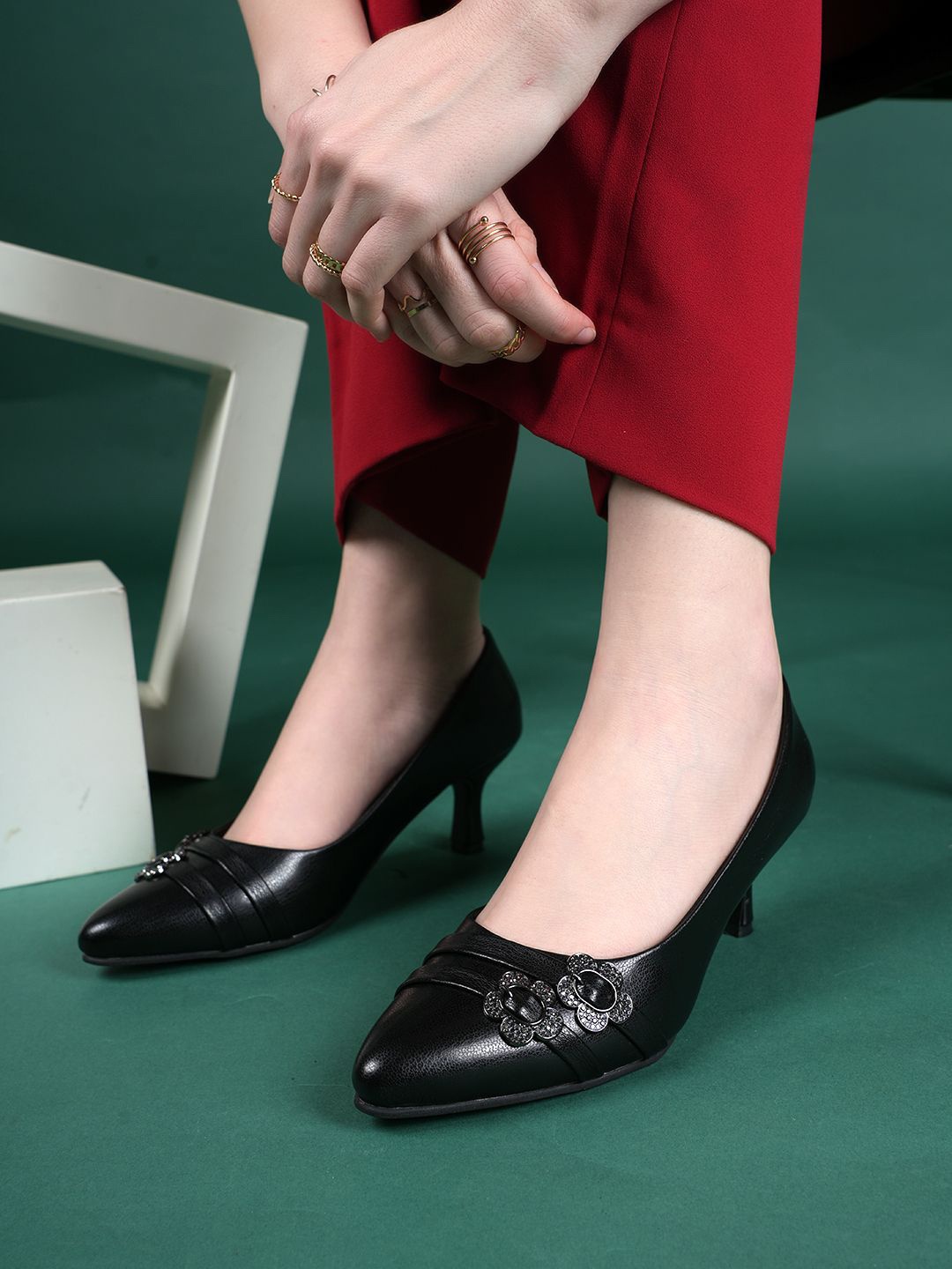 

Lavie Women Embellished Pumps, Black