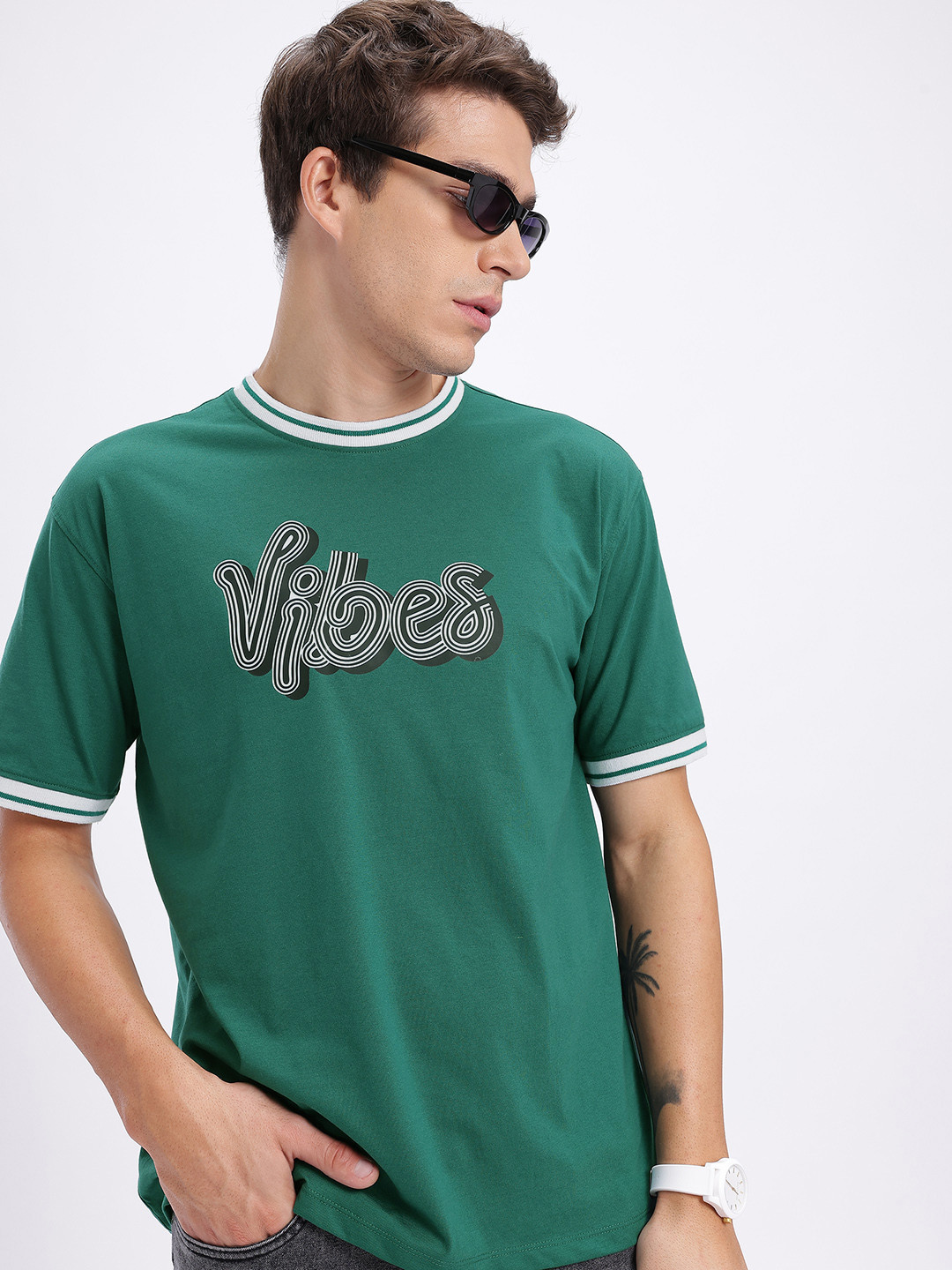 glitchez Typography Print Relaxed T-shirt