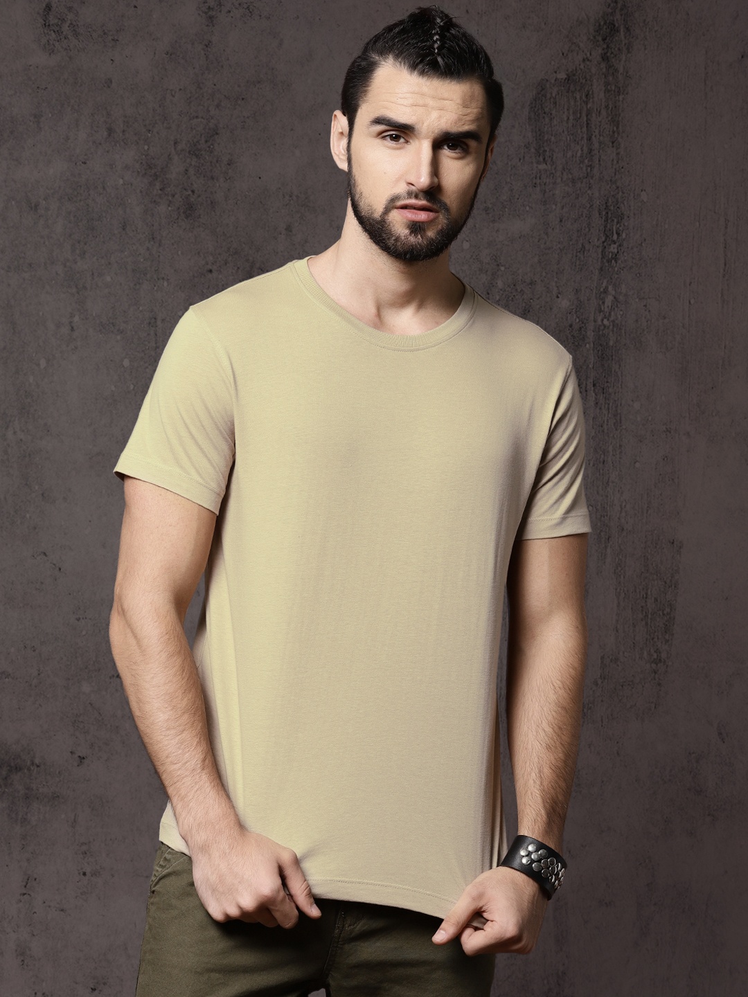 

Roadster Men Beige Solid Round Neck Pure Cotton T-shirt