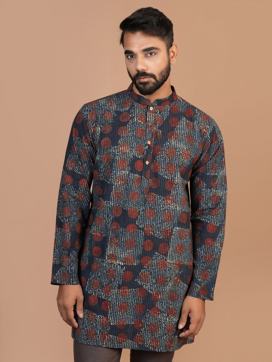 

Inkriti Abstract Printed Mandarin Collar Organic Cotton Straight Kurta, Navy blue