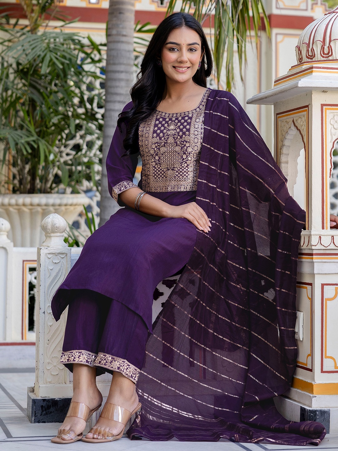 

SKYLEE Floral Yoke Design Chinon Straight Kurta With Trousers & Dupatta, Purple
