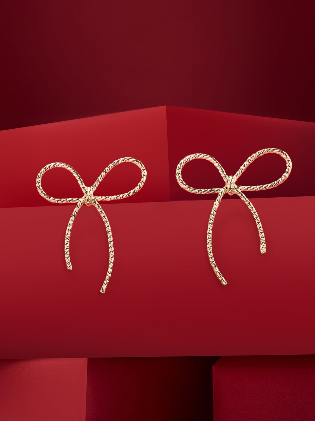 

Zaveri Pearls Gold-Plated Contemporary Shaped Studs