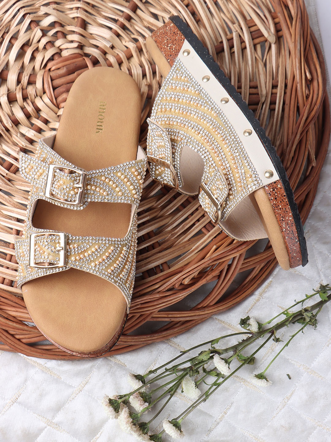 

Anouk Women Embellished Ethnic Open Toe Flats, Gold