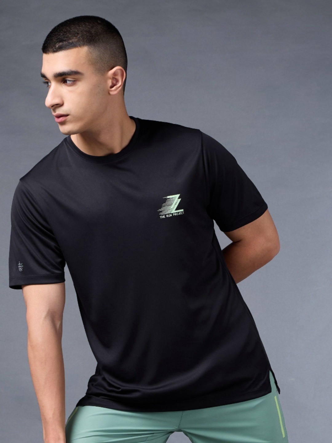 

CULT Men Honeycomb Runner's Escape Run T-shirt, Black