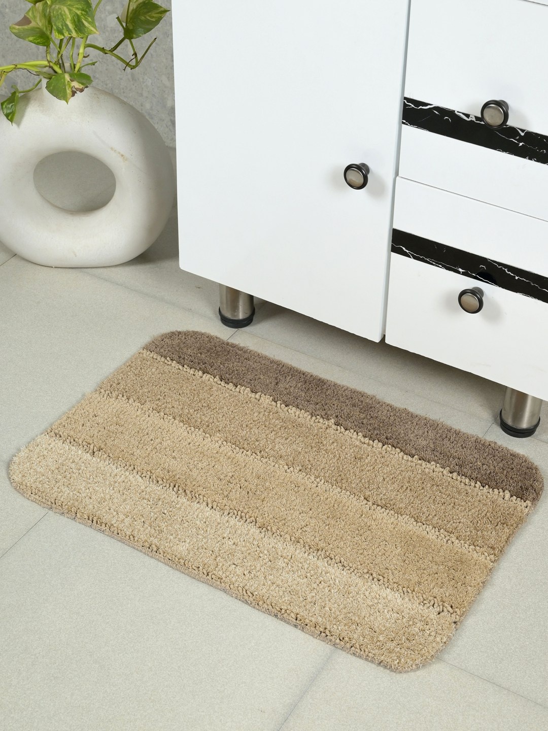 

Saral Home Beige Microfiber 1300 GSM Anti Slip Bath Rug