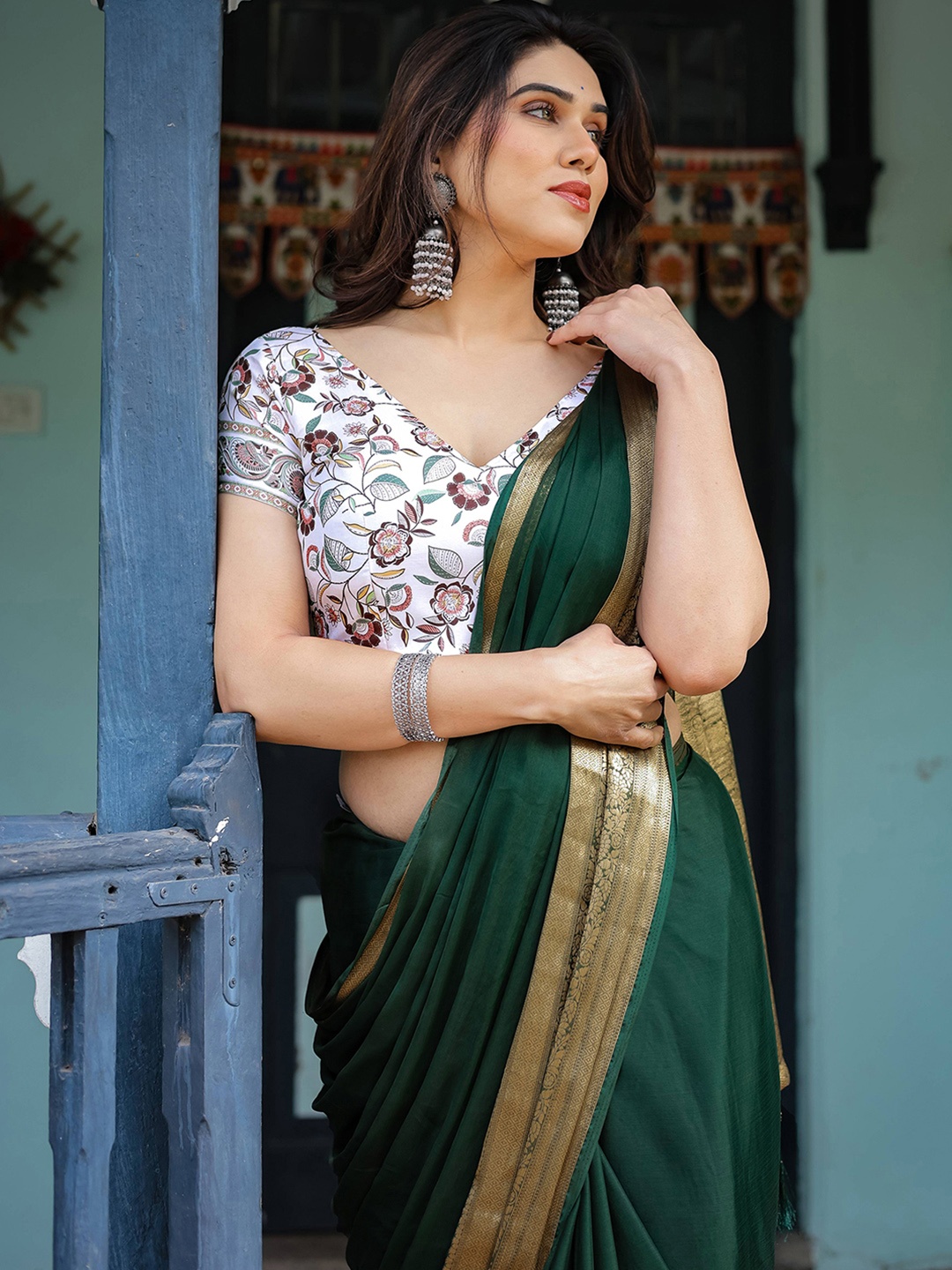 

DIVASTRI Zari Pure Chiffon Banarasi Saree, Green