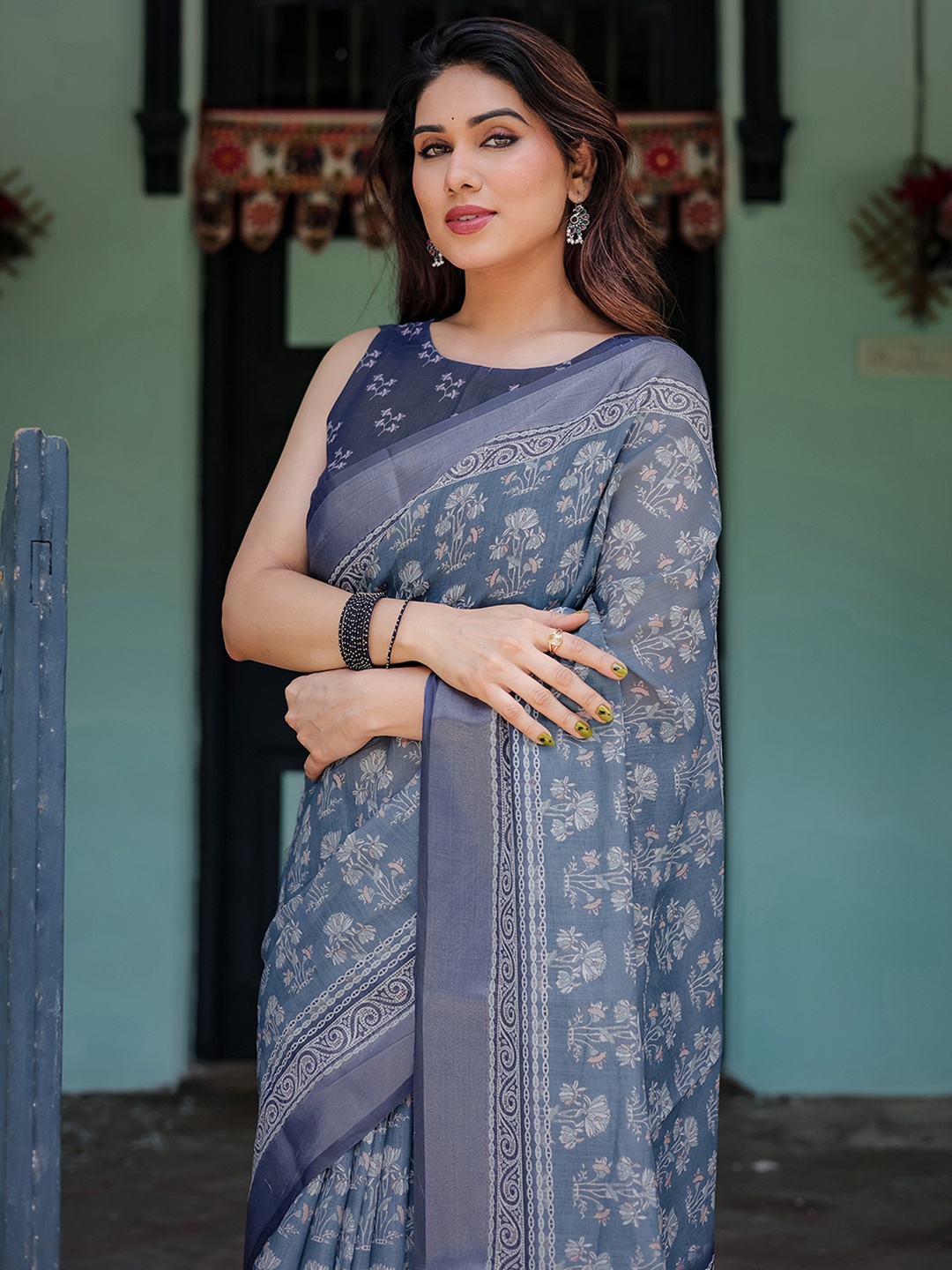 

all about you Floral Printed Zari Pure Linen Block Print Saree, Blue