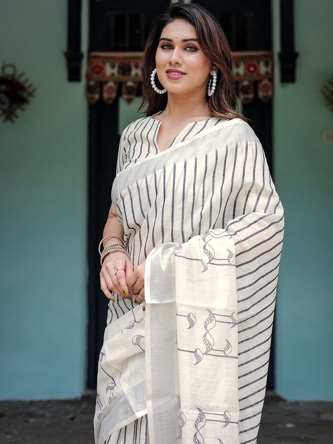

all about you Striped Zari Pure Linen Saree, Off white