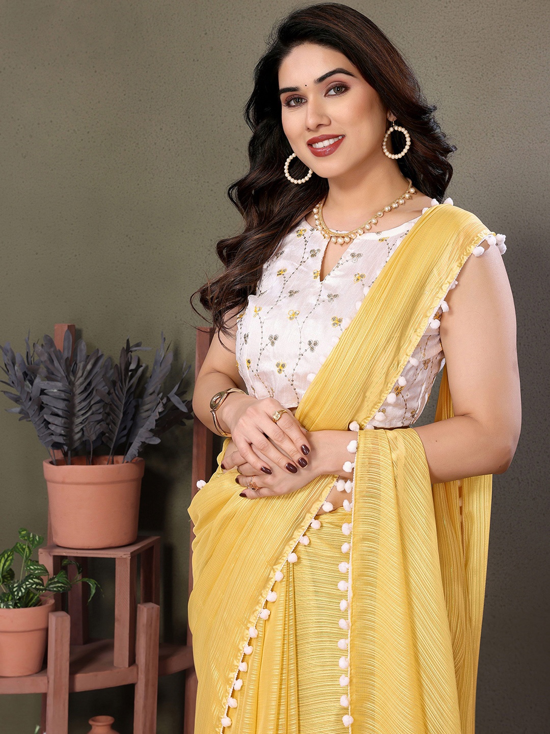 

Mitera Striped Pure Chiffon Saree With Unstitched Blouse Piece, Yellow