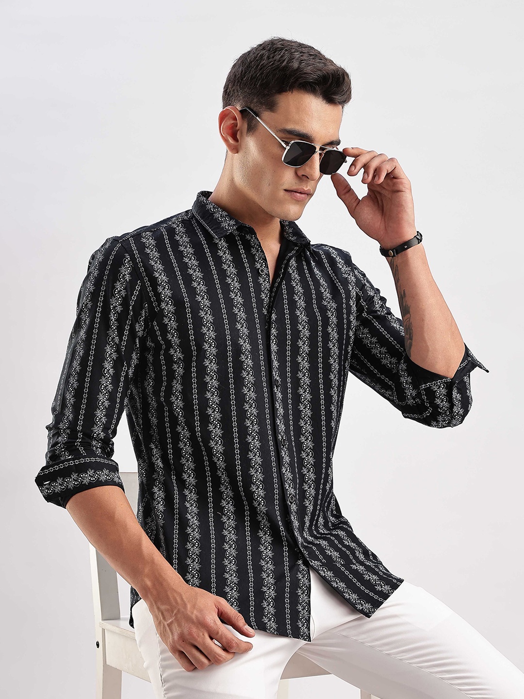 

HERE&NOW Men Slim Fit Opaque Printed Casual Shirt, Black