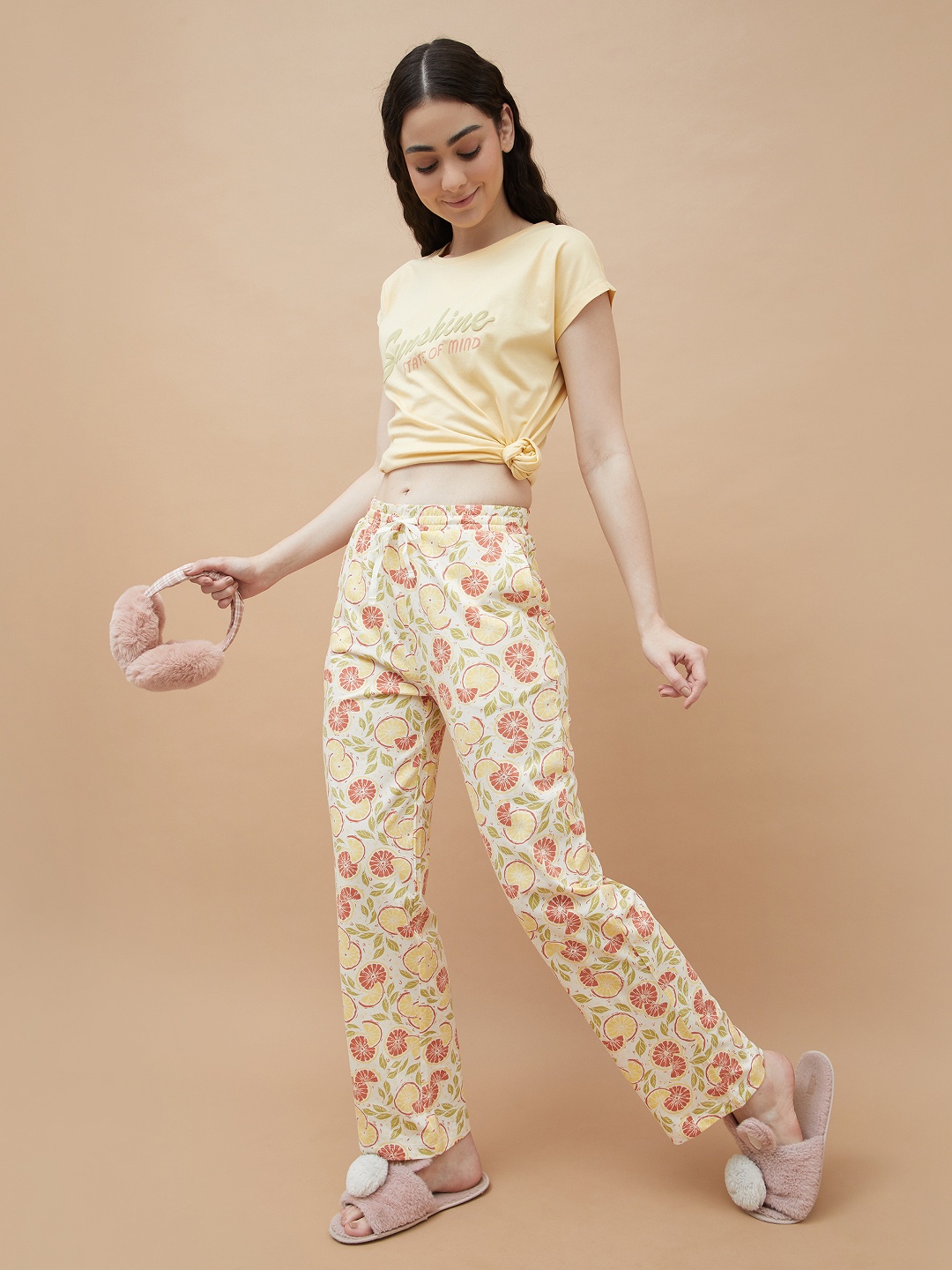 

Ginger by Lifestyle Women Floral Printed Joggers Trousers, Off white
