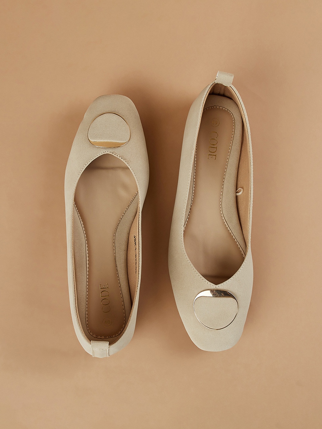 

CODE by Lifestyle Women PU Mojaris, Beige