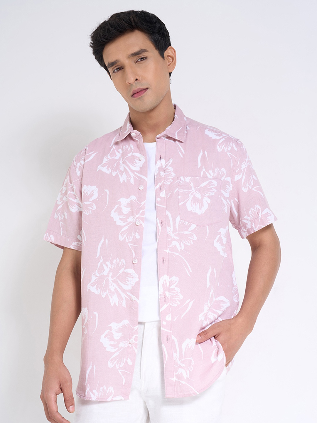 

Peregrine by Pantaloons Men Floral Opaque Printed Casual Shirt, Pink
