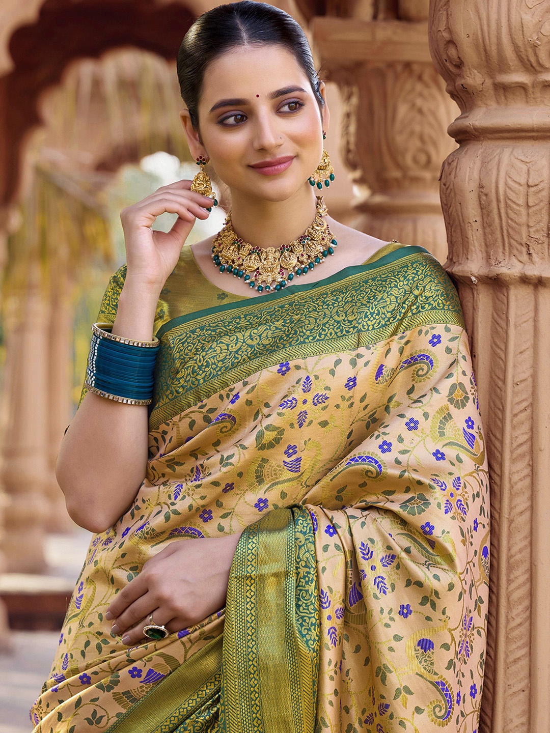 

Satrani Woven Design Zari Pure Silk Kanjeevaram Saree, Beige