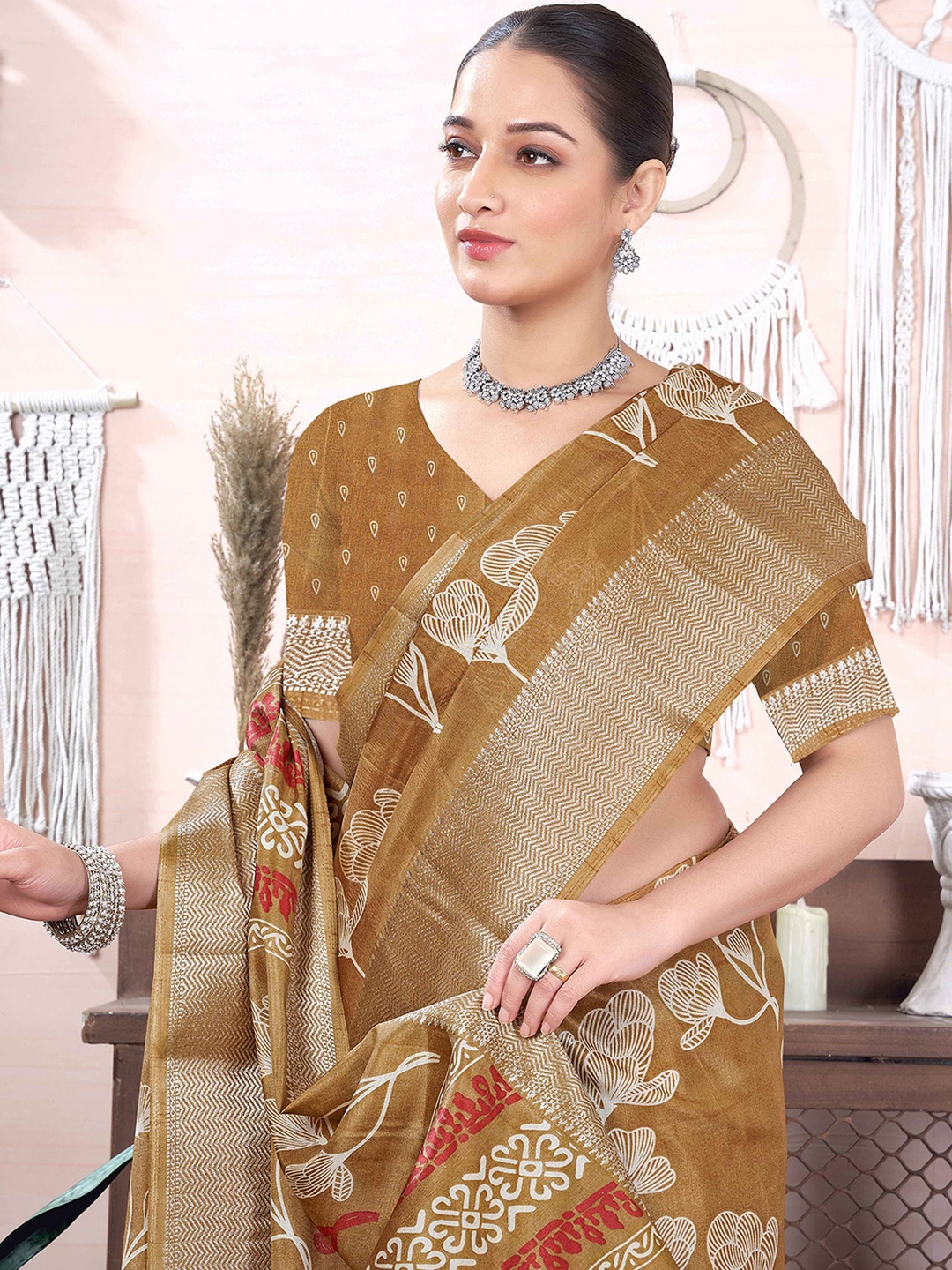 

KALINI Floral Printed Zari Saree, Brown