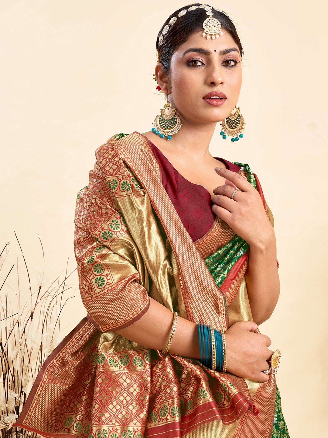 

KALINI Woven Design Zari Kanjeevaram Saree, Green