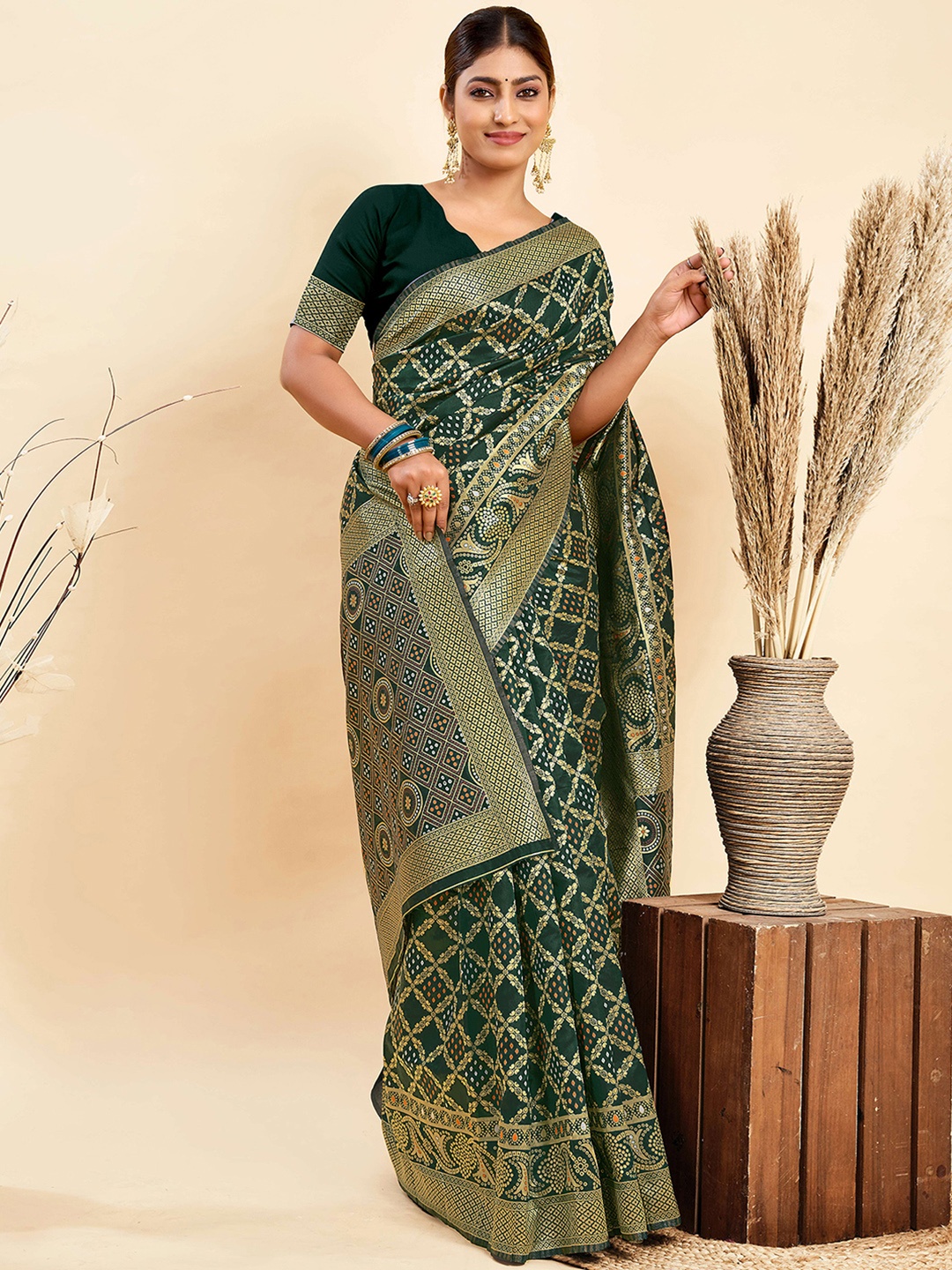 

KALINI Woven Design Zari Kanjeevaram Saree With Unstiched Blouse Piece, Green