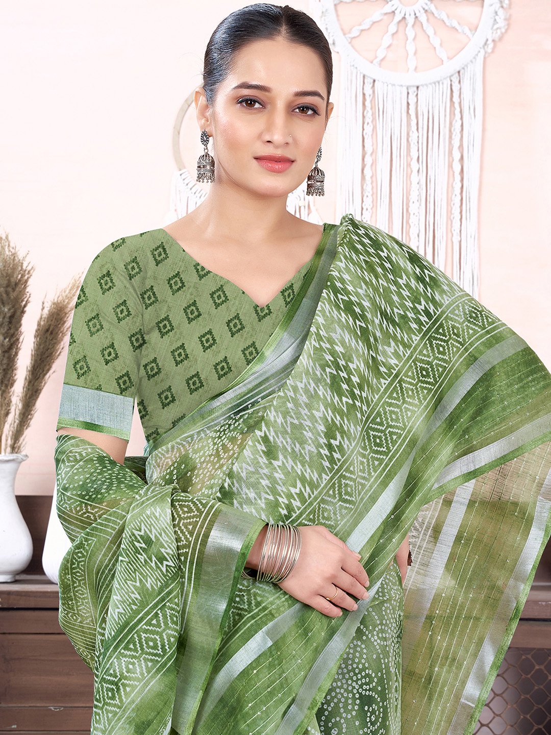 

KALINI Bandhani Zari Saree, Green