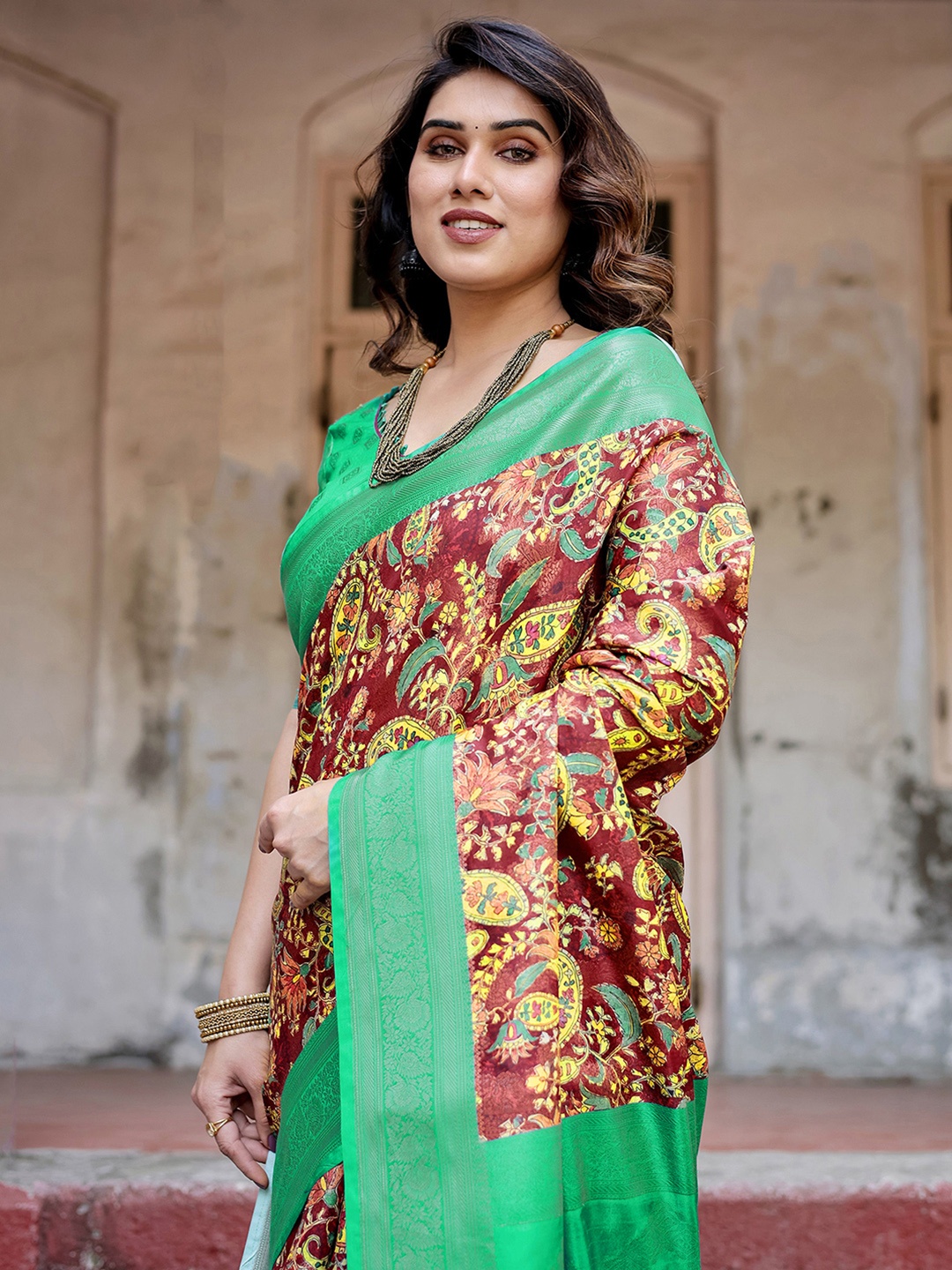 

DIVASTRI Pure Silk Woven Design Zari Saree With Unstiched Blouse Piece, Green