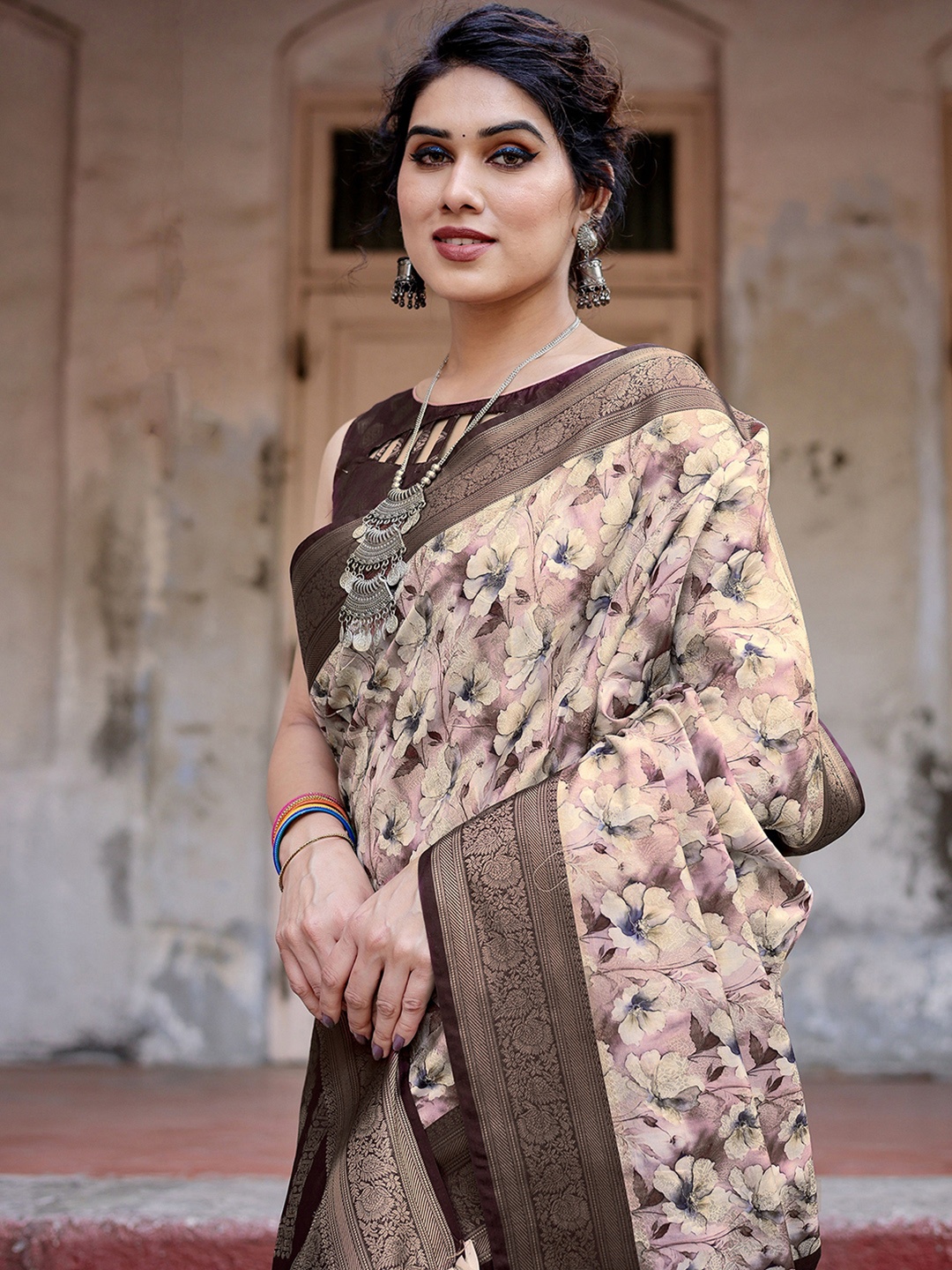 

DIVASTRI Floral Zari Pure Silk Designer Saree, Brown