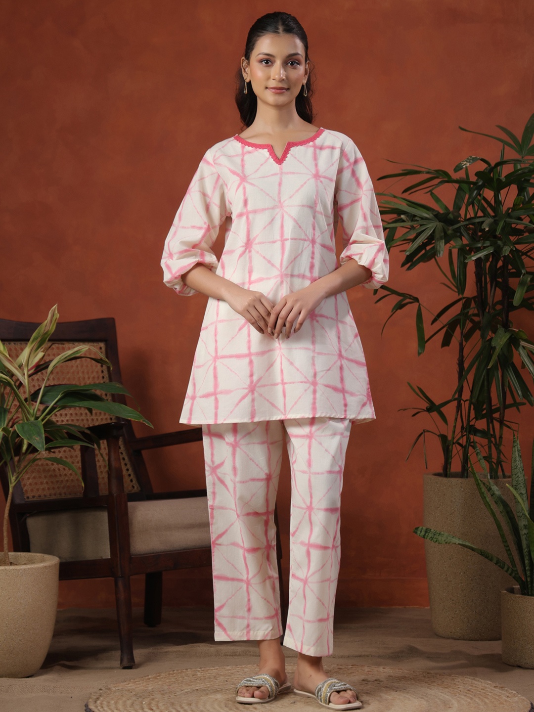

anayna Tie & Dye Printed Notch Neck Pure Cotton Tunic With Trousers, Pink