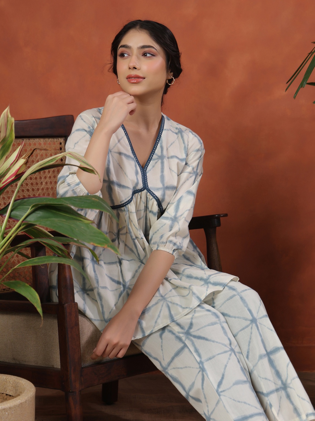 

Anayna Tie & Dye Printed V-Neck Pure Cotton Tunic & Trousers, Blue