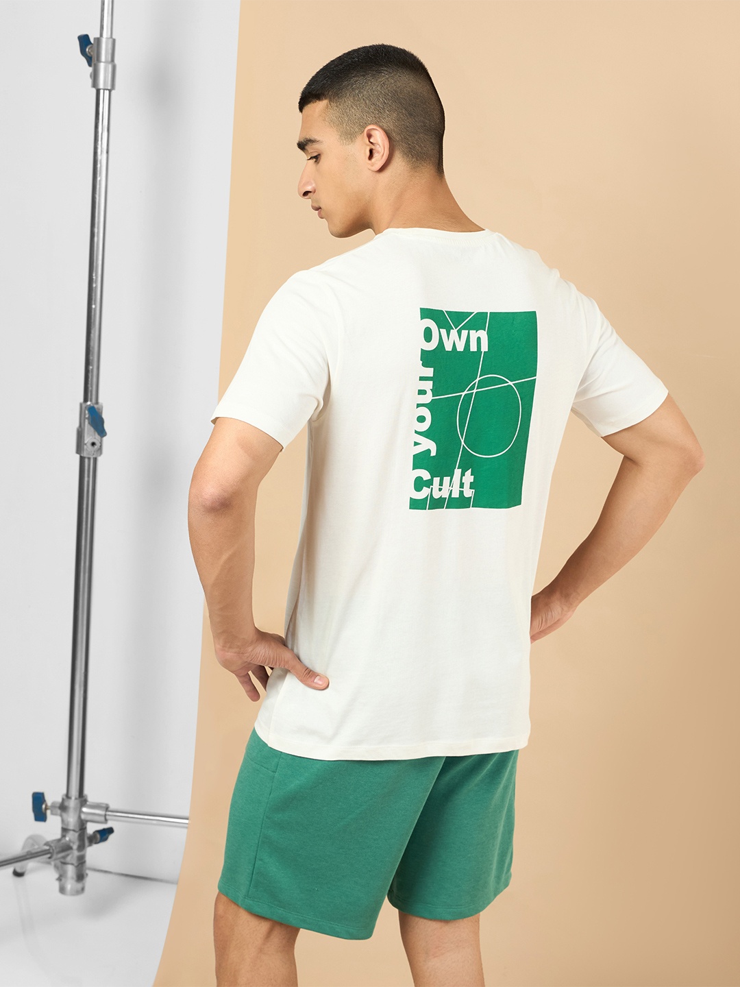 

CULT Men White Own Your Cult Graphic T-shirt, Off white