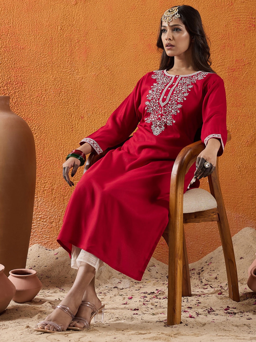 

Indo Era Floral Embroidered Thread Work Straight Kurta, Maroon