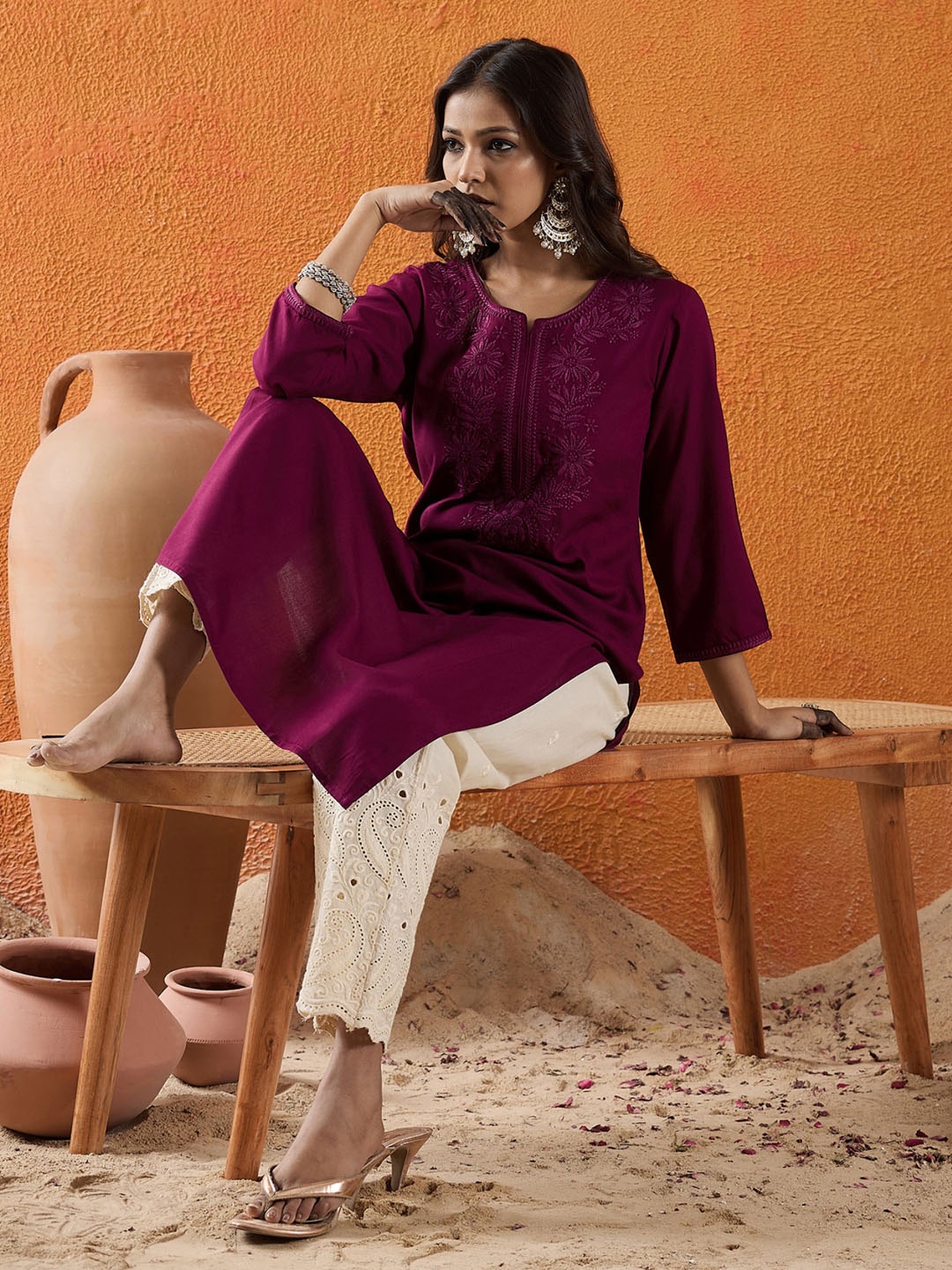 

Indo Era Floral Embroidered Thread Work Straight Kurta, Burgundy