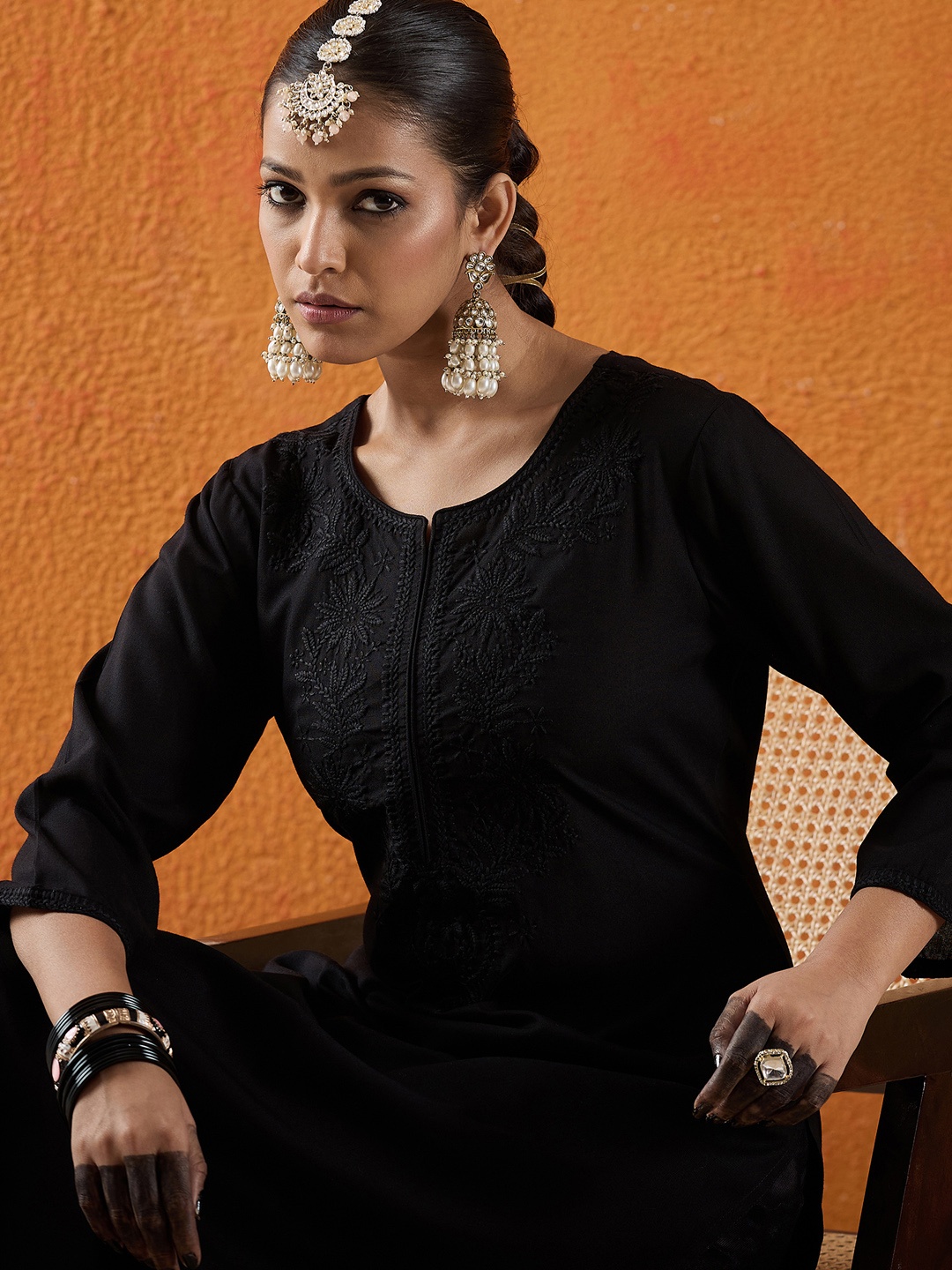 

Indo Era Floral Embroidered Thread Work Straight Kurta, Black