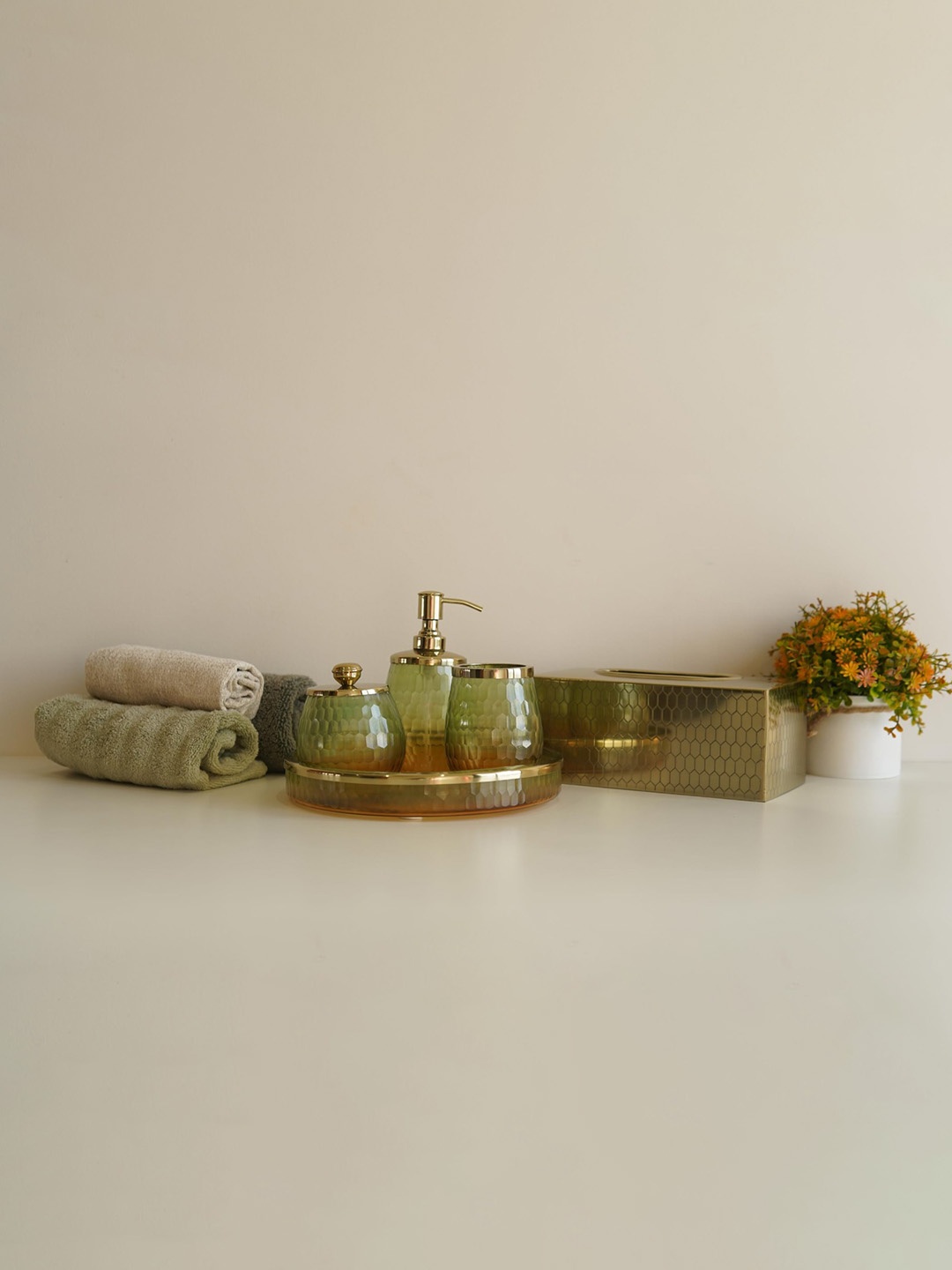 

WOODEN STREET Gold-Toned & Green 6 Pieces Glass Fashion