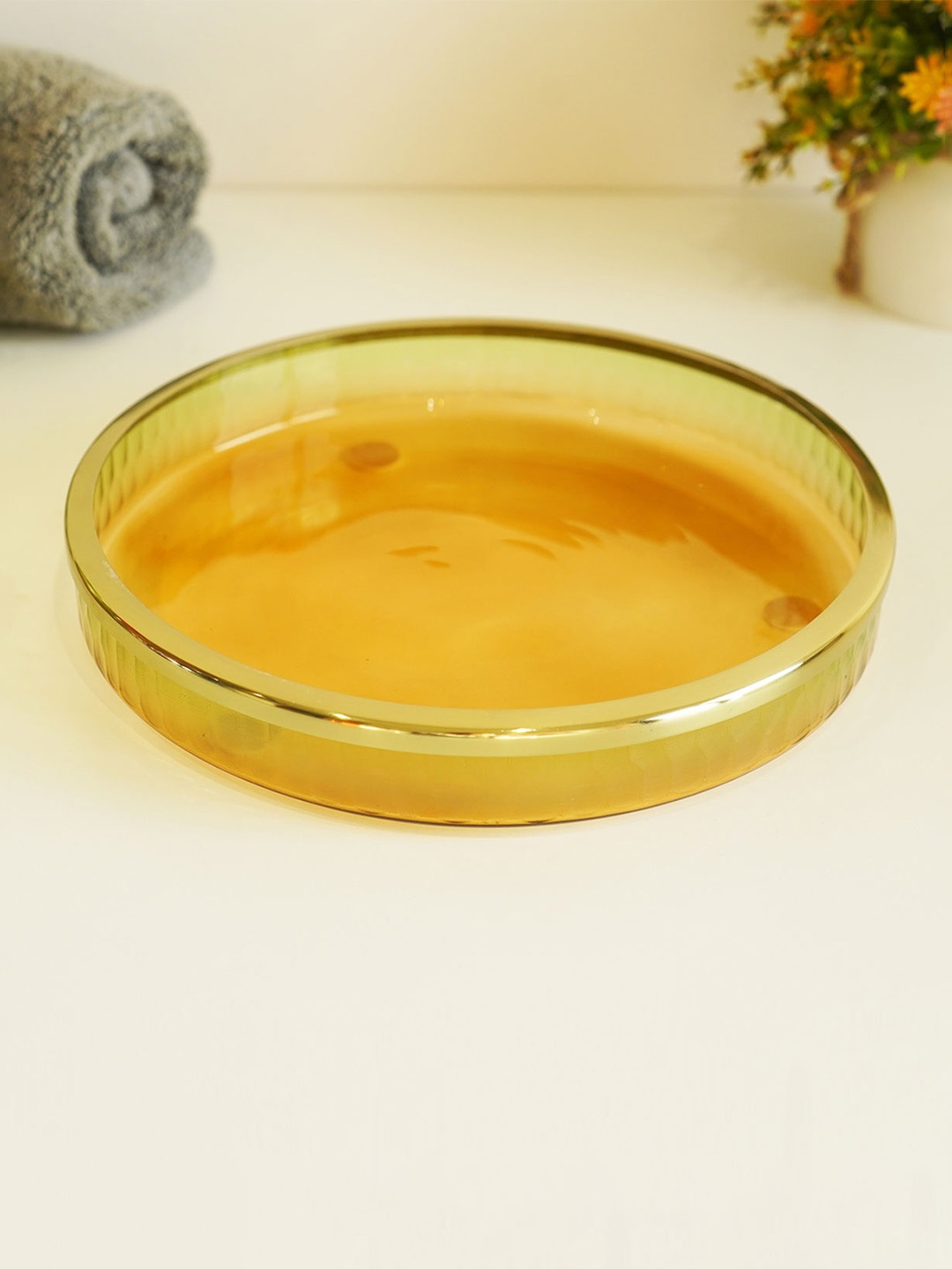 

WOODEN STREET Gold-Toned & Green Geometric Shaped Sorrel Shady Glass Tray